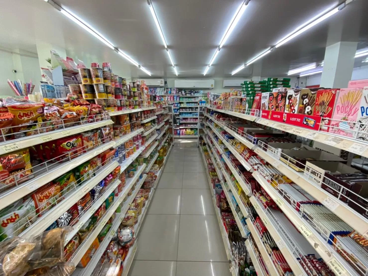 On-site shops in Lucky Green View