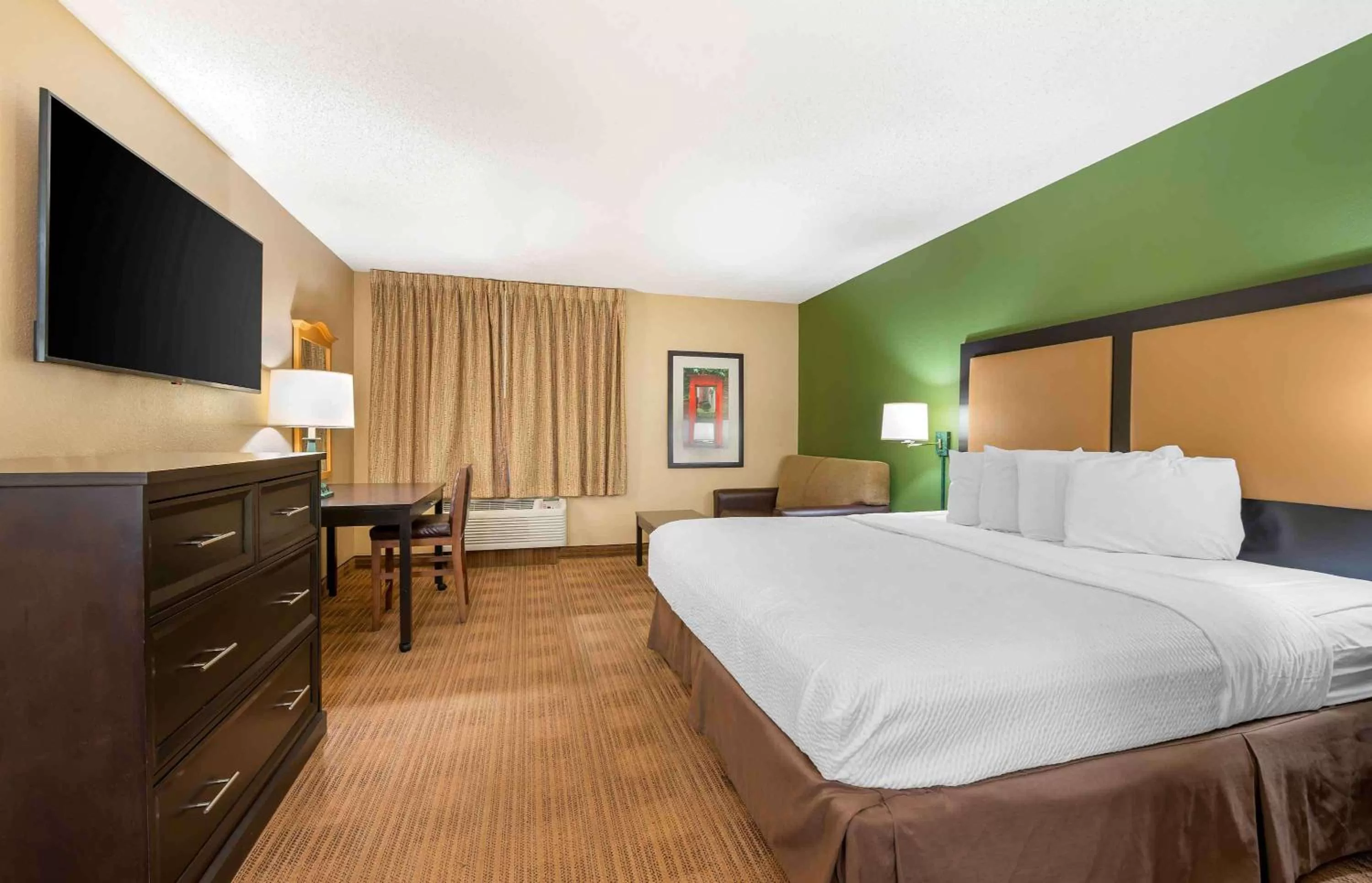 Deluxe Studio with 1 King Bed - Non-Smoking in Extended Stay America Suites - Chicago - Schaumburg - Convention Center