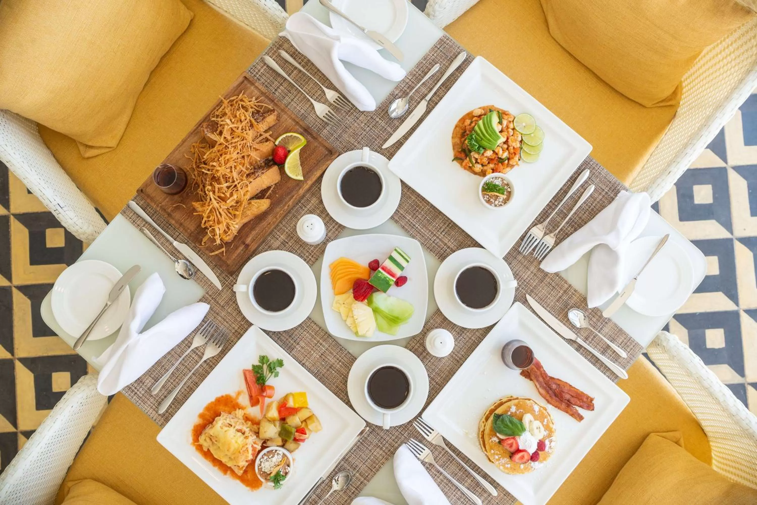 Restaurant/places to eat in DoubleTree by Hilton Mazatlan, SIN