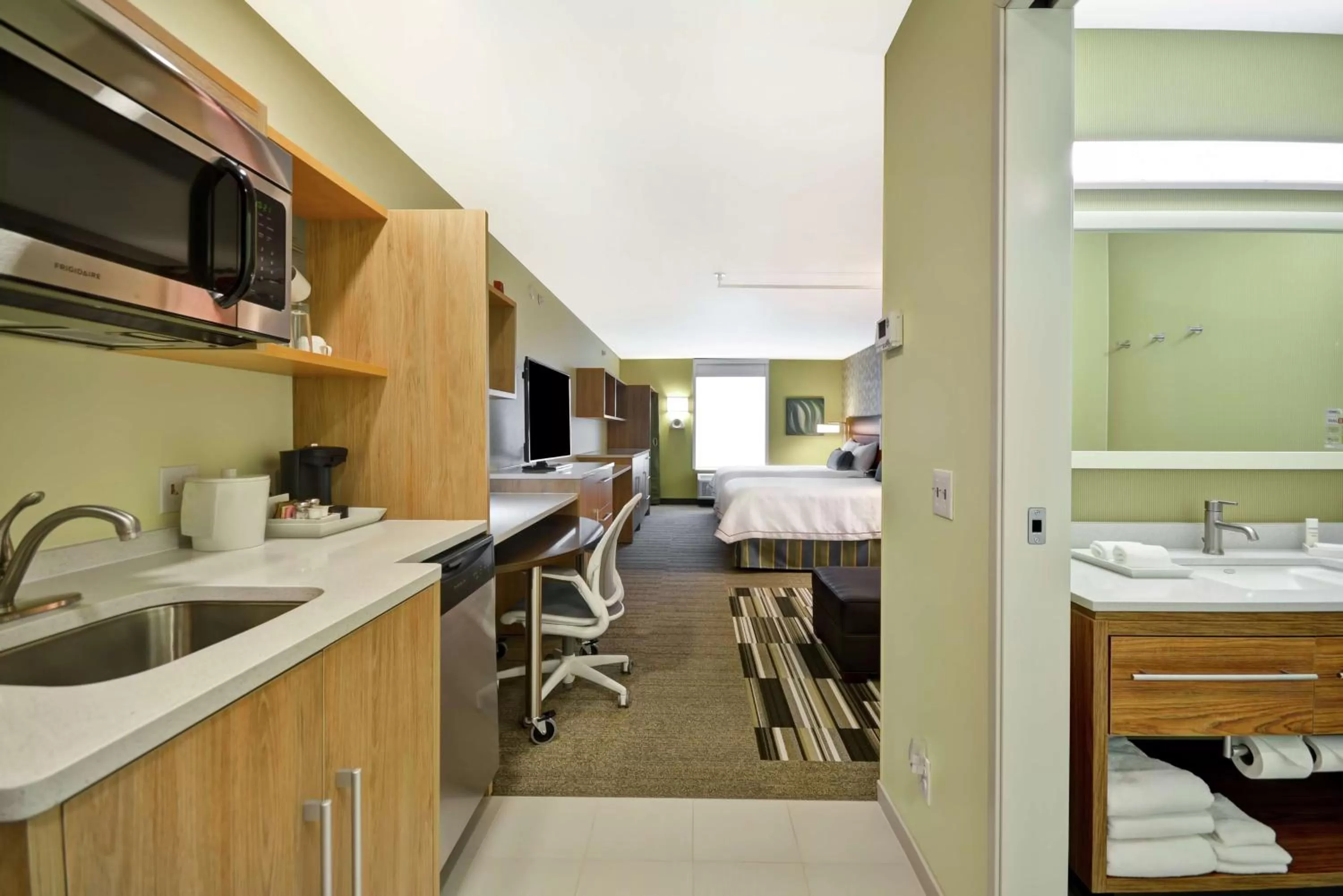 Bedroom in Home2 Suites By Hilton Rapid City