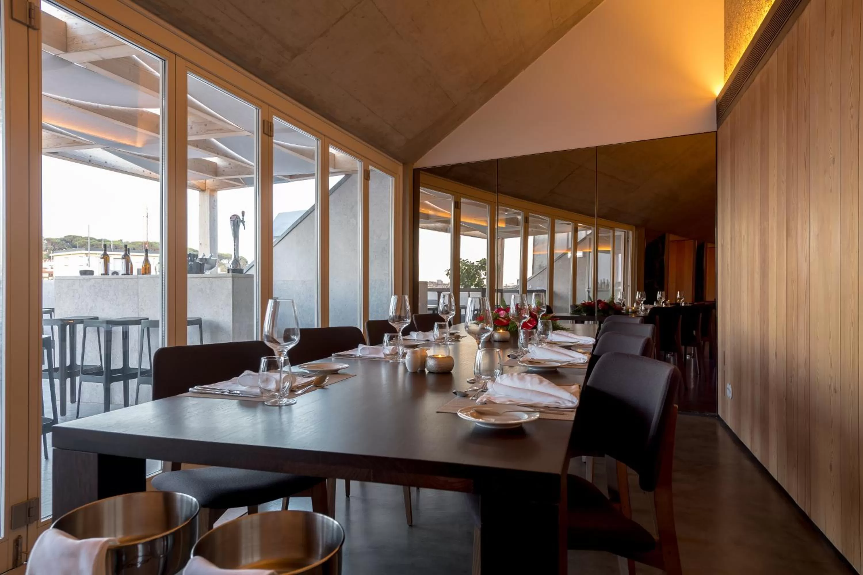 Restaurant/places to eat in Lisboa Pessoa Hotel