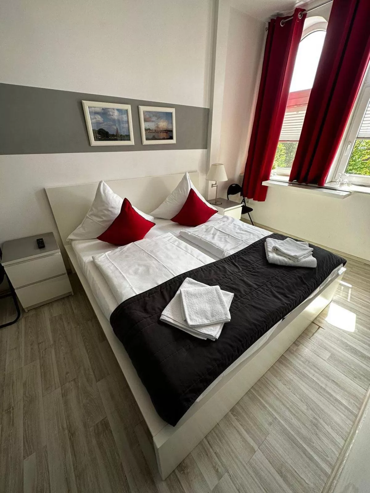 Bed in Hotel Deutscher Hof