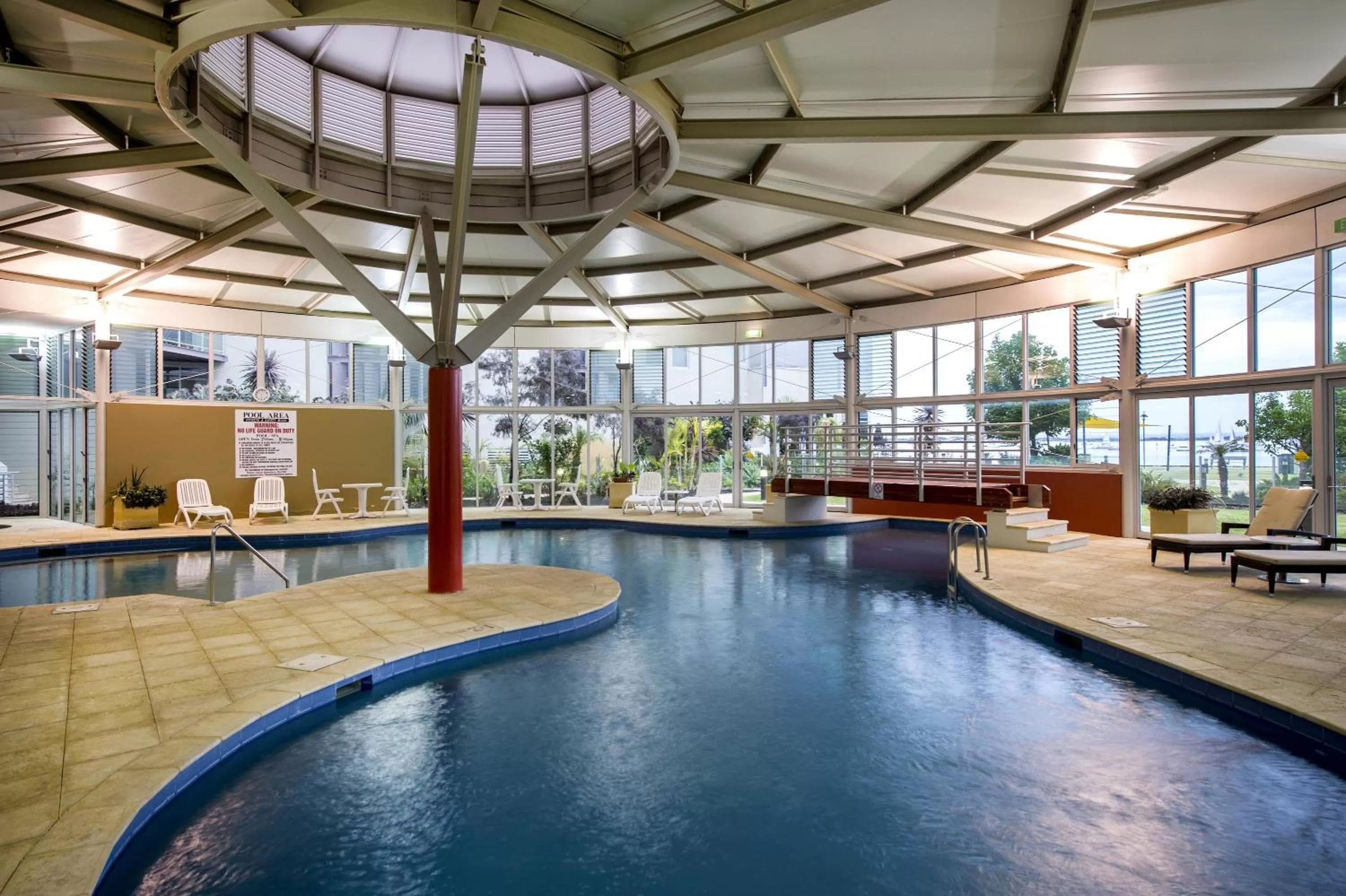 Swimming pool in Bunbury Hotel Koombana Bay