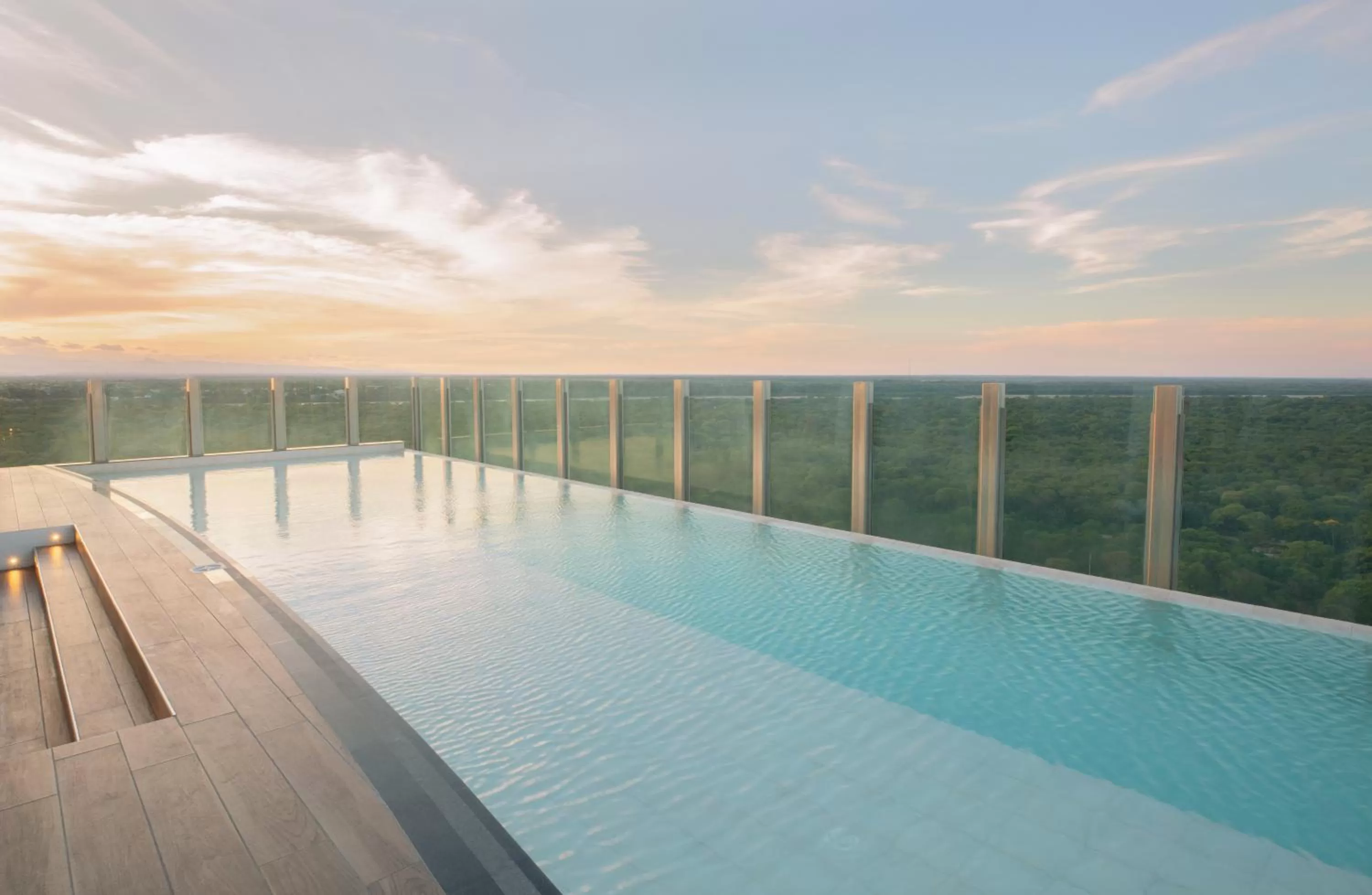 Swimming pool in Swissotel Santa Cruz de La Sierra