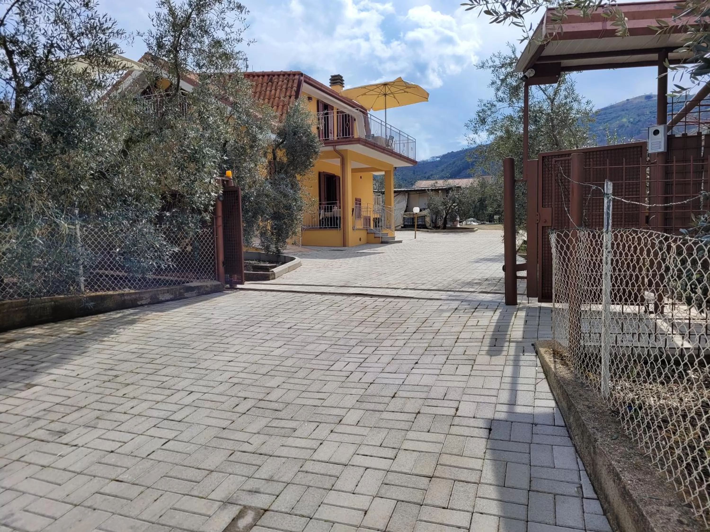 Alloggio turistico Magnifico Alessandro Valle Bernardo 04025 Lenola nei pressi di Fondi LT