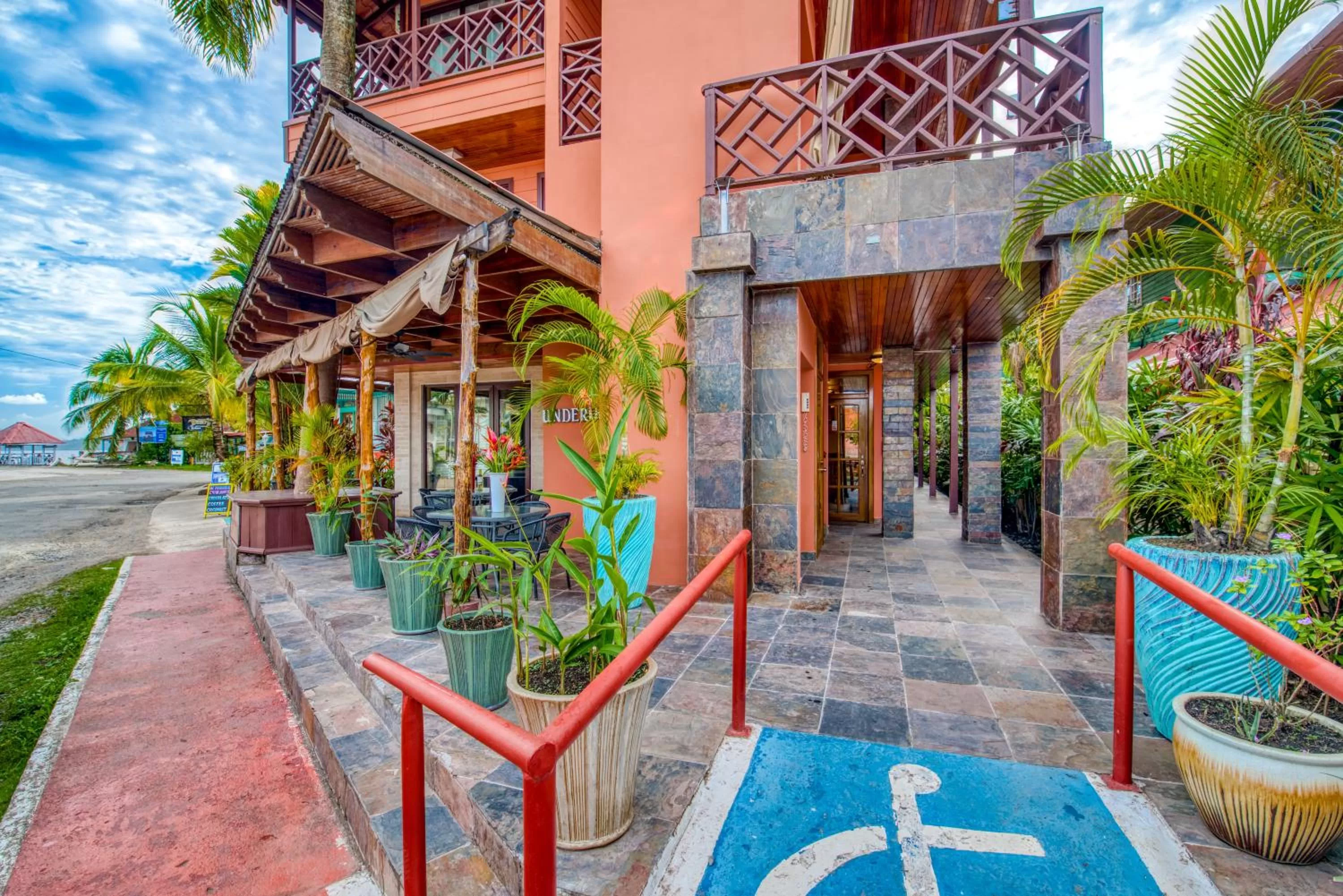 Facade/entrance in Hotel Palma Royale