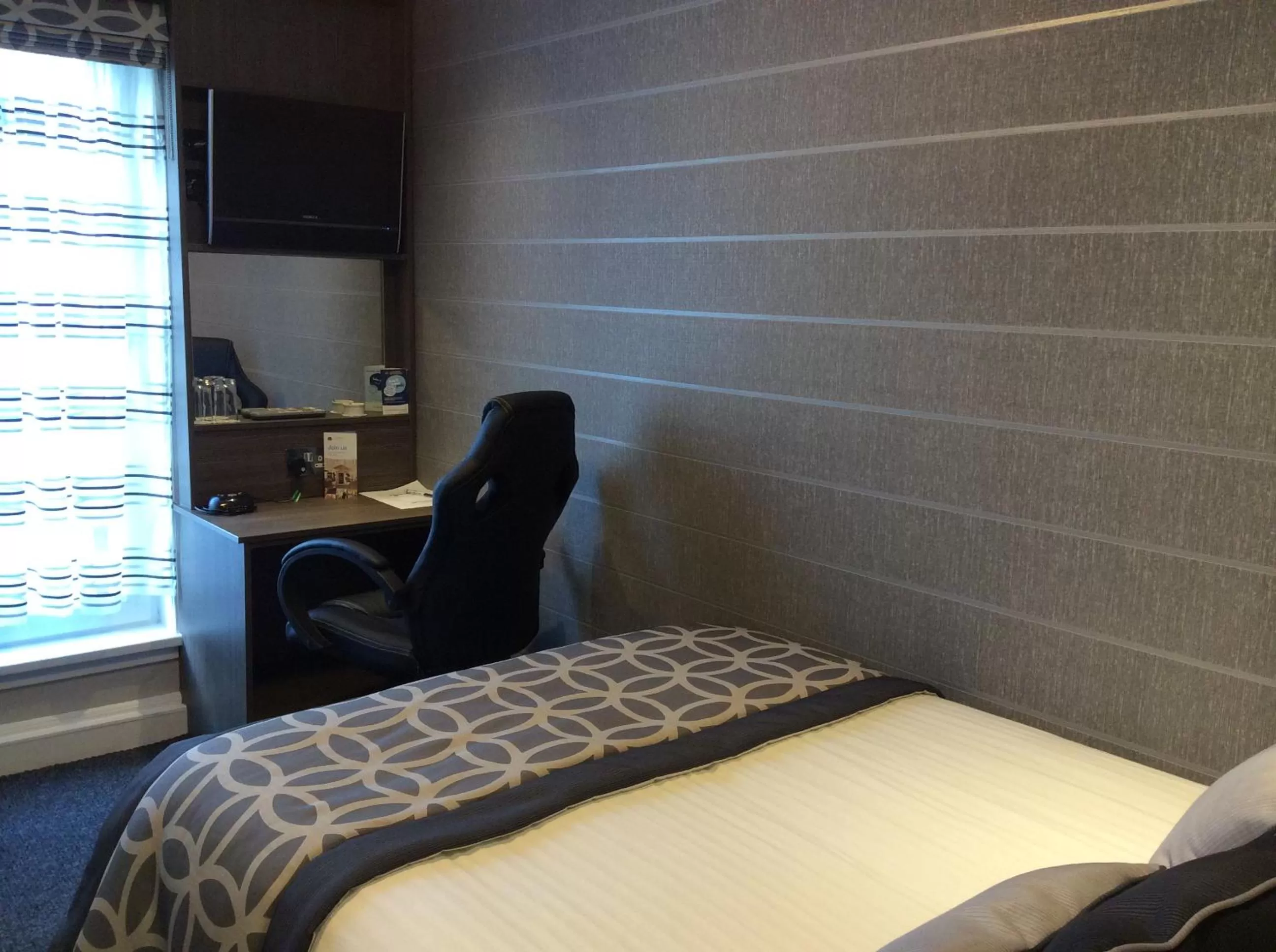 Bedroom, Bed in Dryfesdale Hotel - BW Signature Collection