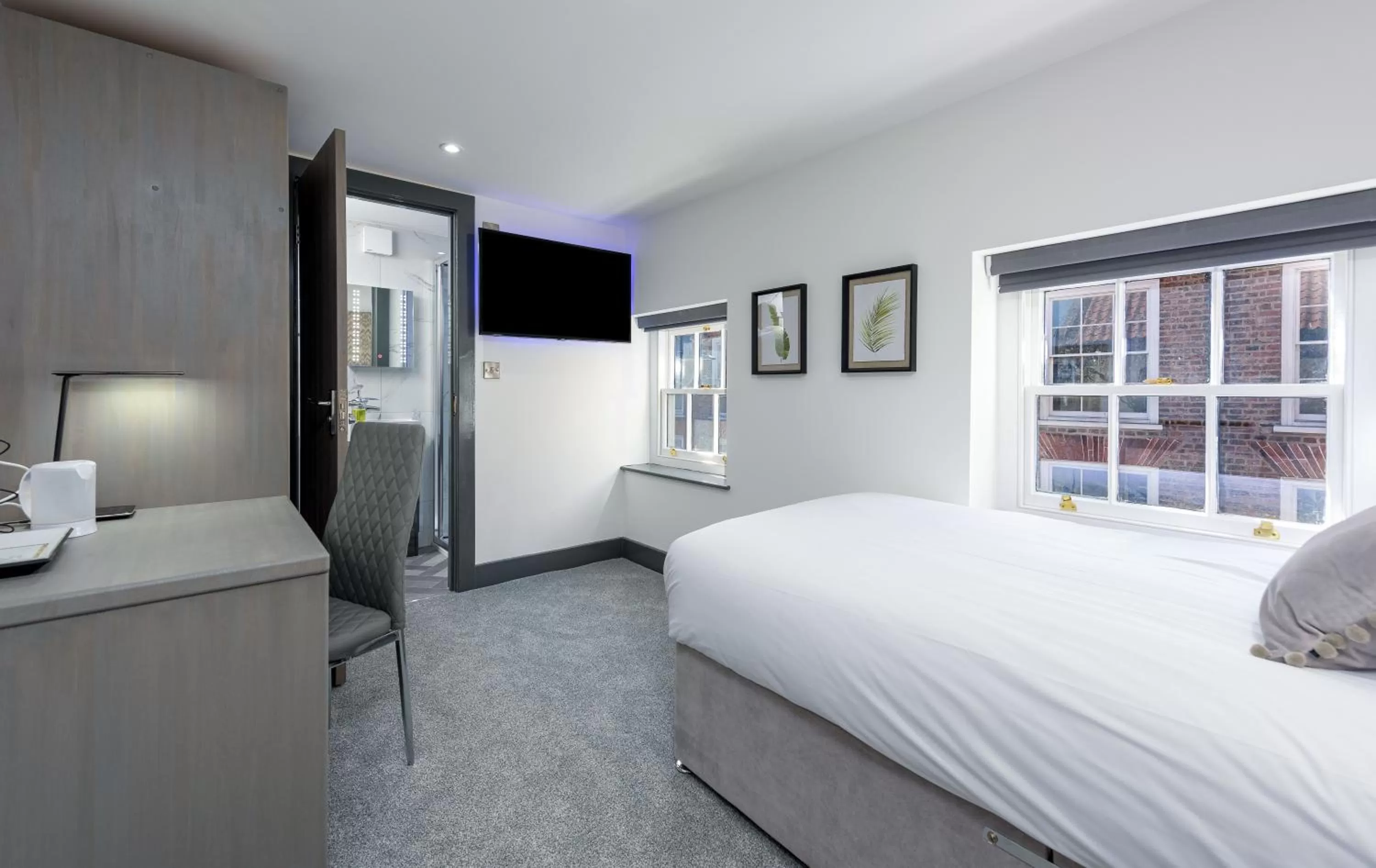 Bedroom, Bed in The Stanley Hotel