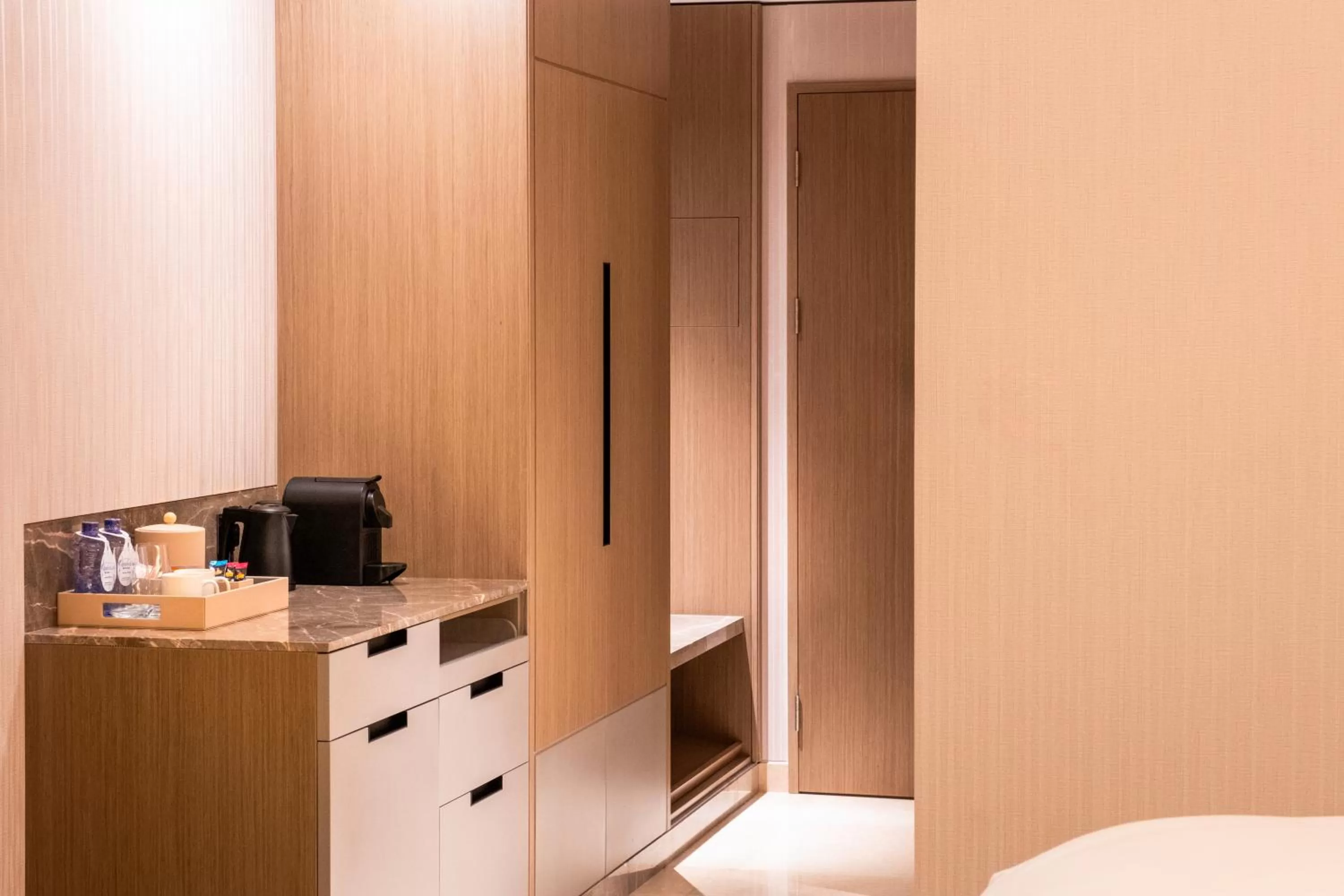 Bedroom, Bed in Hilton Kinshasa