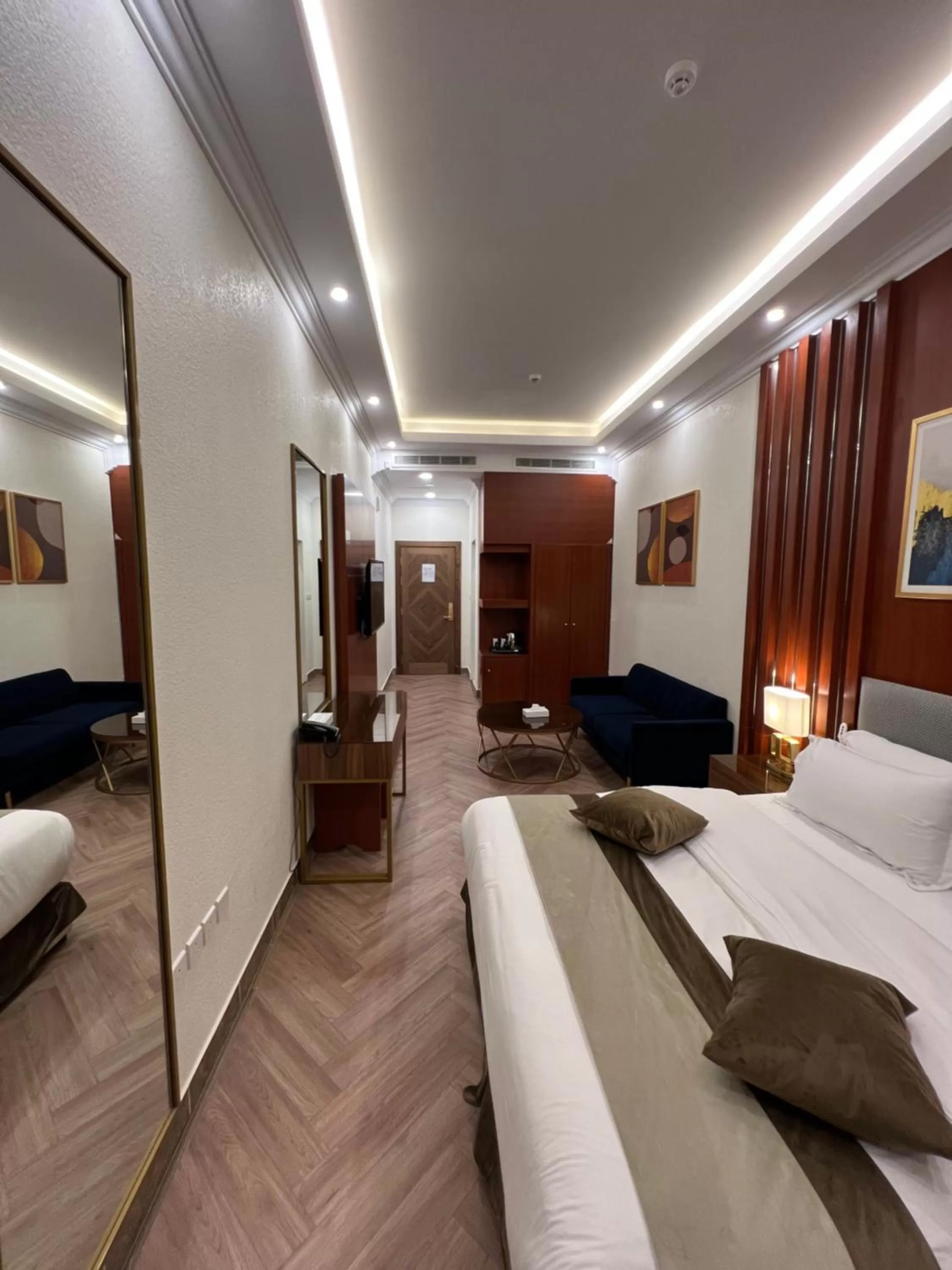 Deluxe Double Room in Smayah Hotel