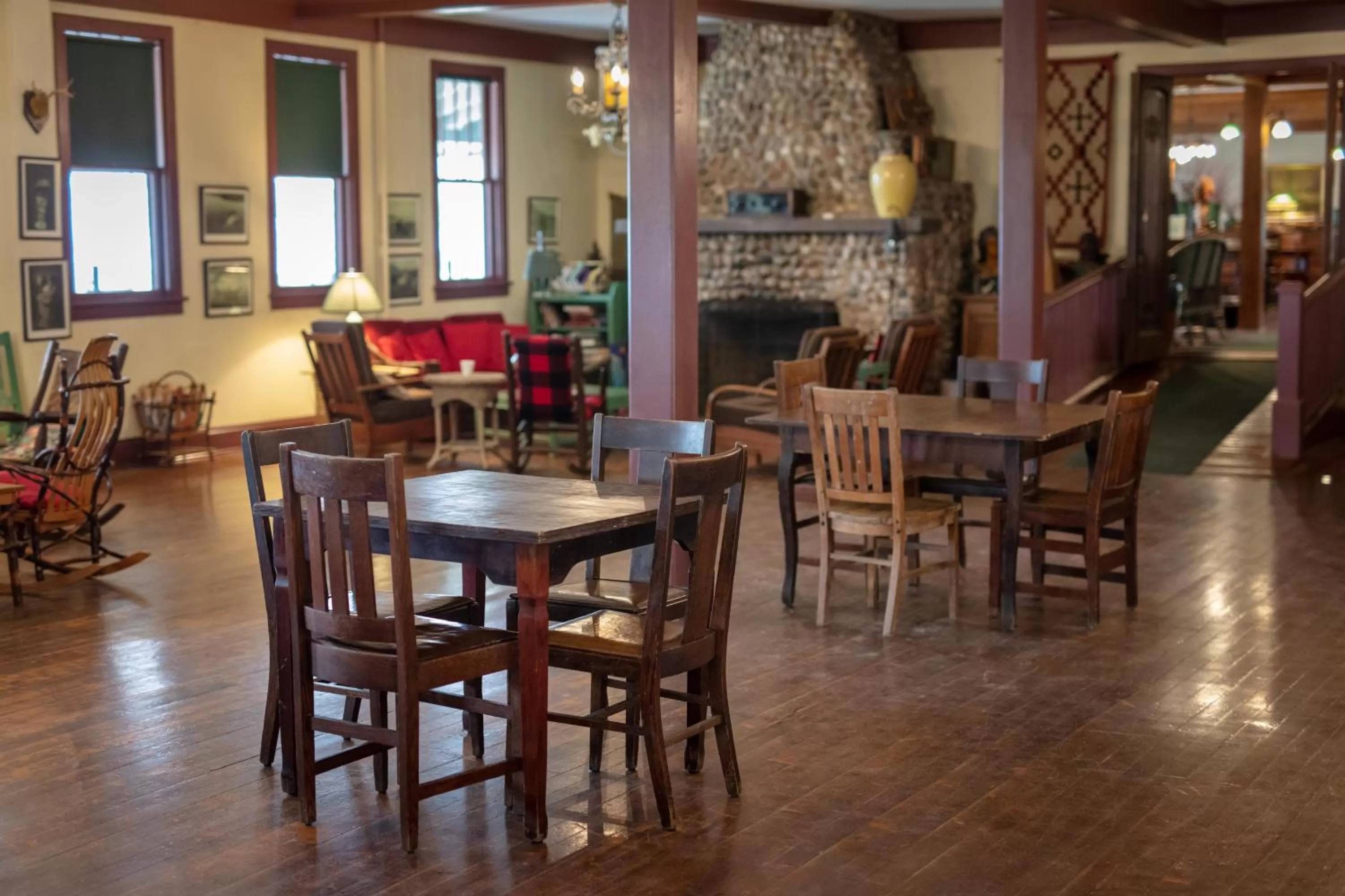 Lobby or reception, Restaurant/Places to Eat in Lakeside Inn