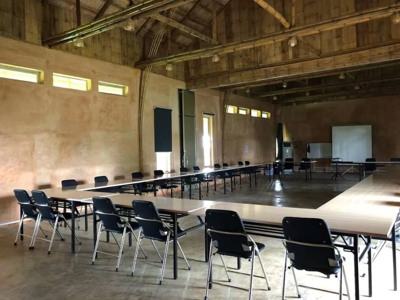 Hanchey Bamboo Resort