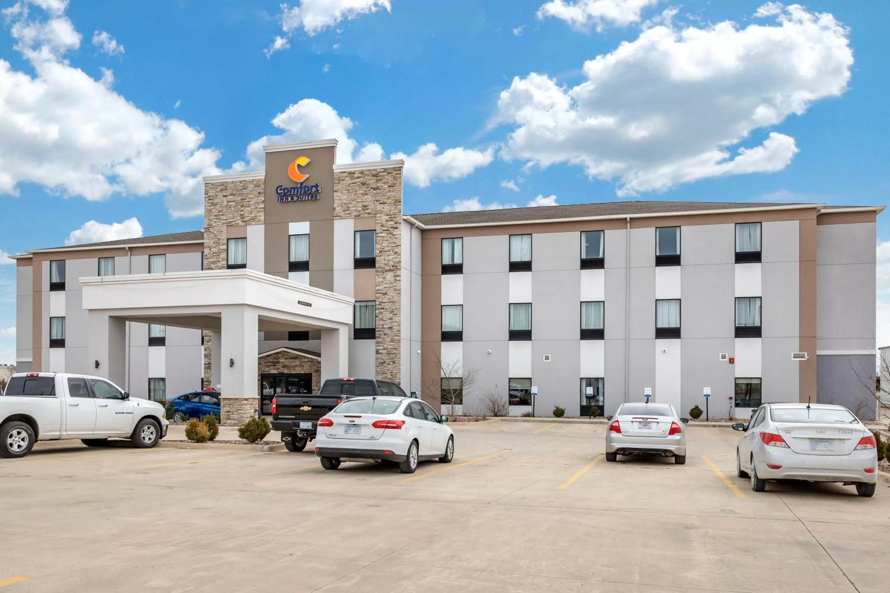 Property Building in Comfort Inn & Suites Augusta