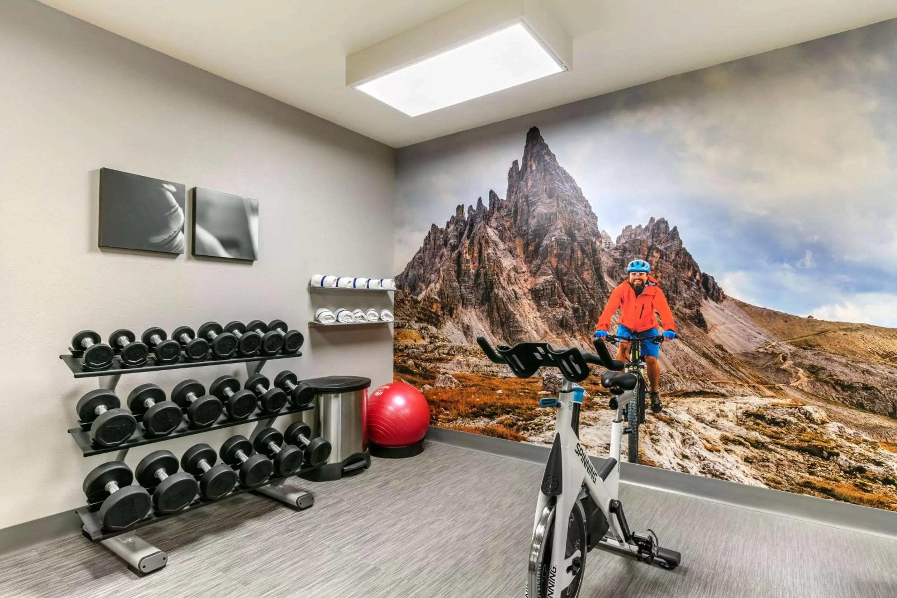 Fitness centre/facilities in Clarion Pointe Columbus-Bradley Park