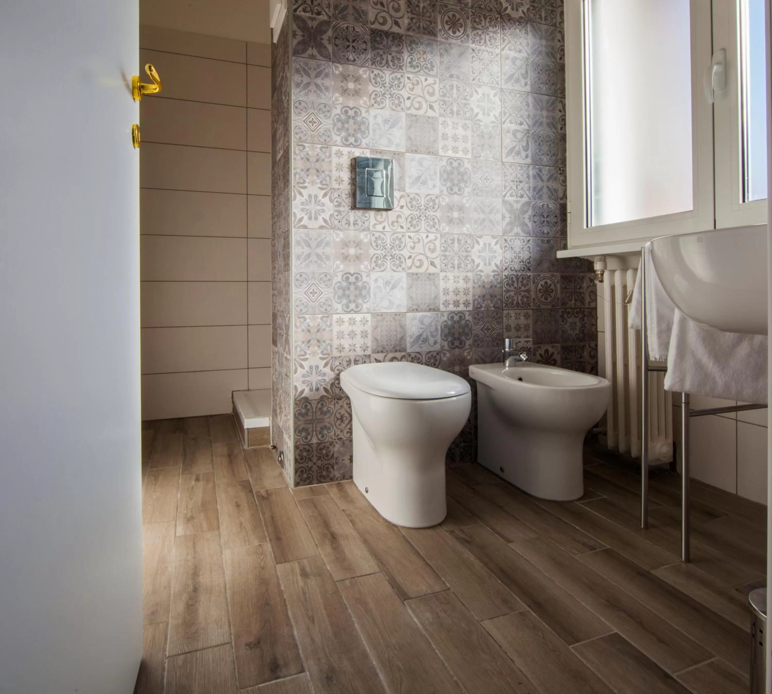 Bathroom in Un Attimo A Roma B&B