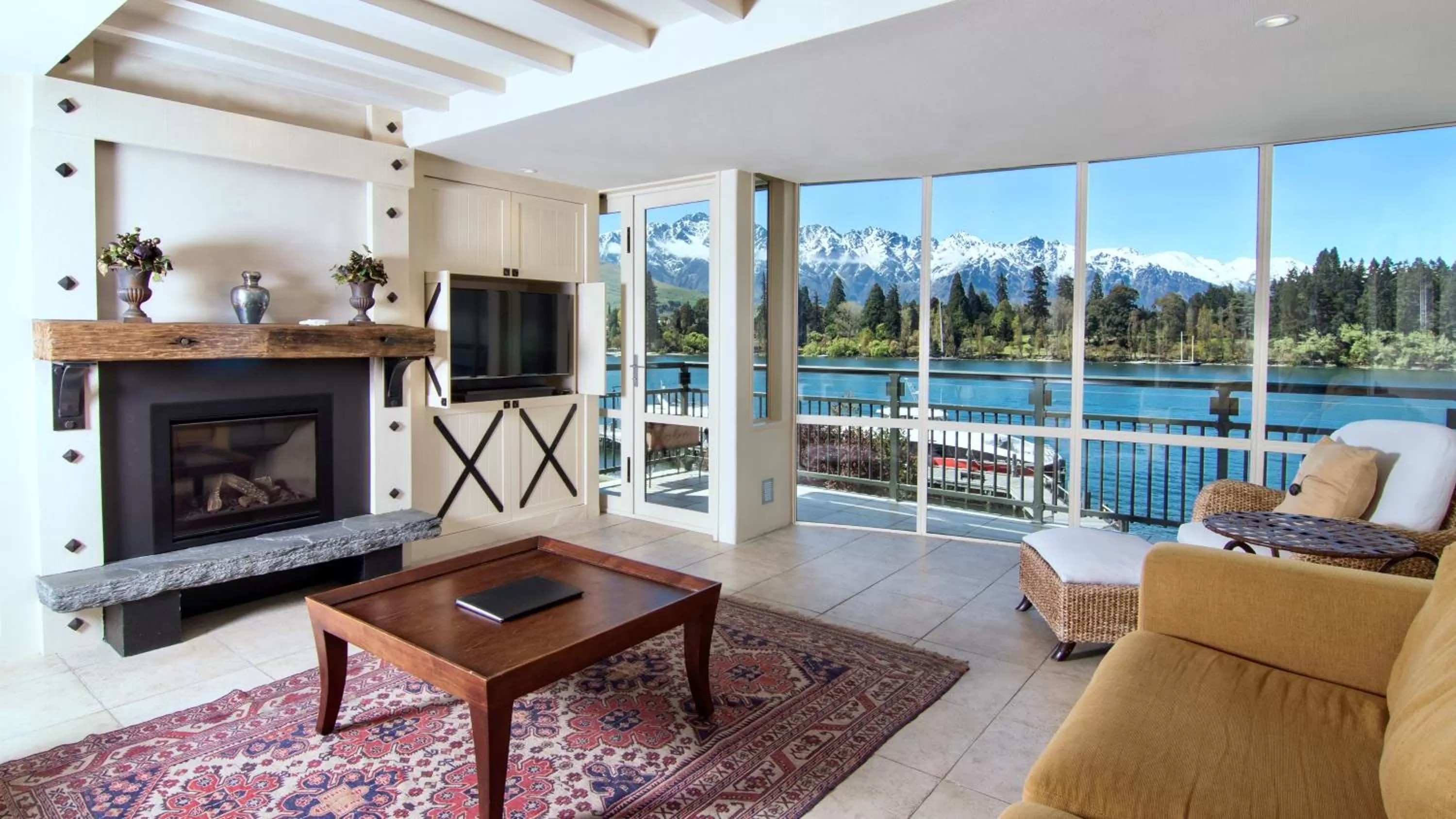 Executive Suite in The Waterfront