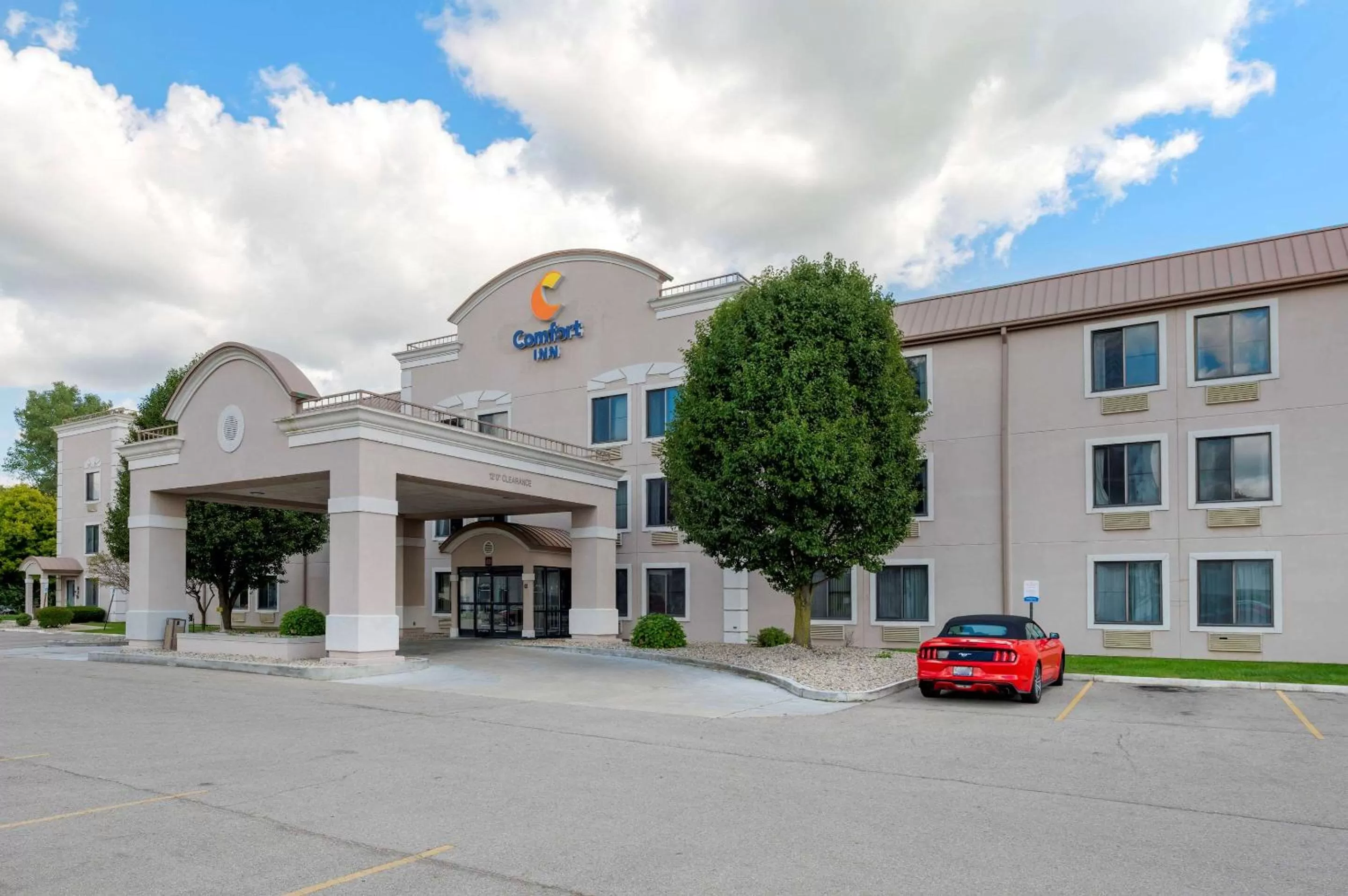 Property building in Comfort Inn Anderson South
