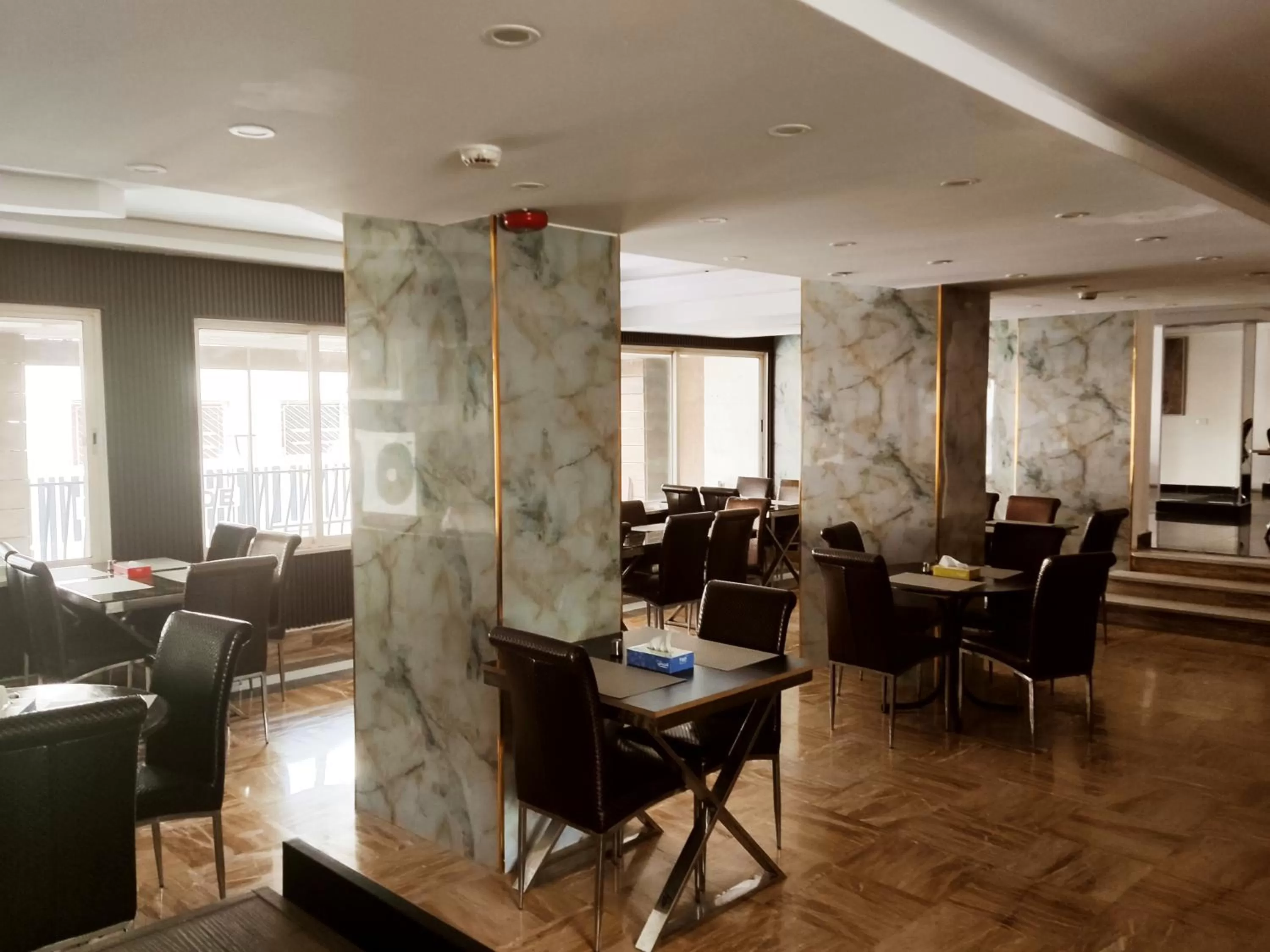 Restaurant/places to eat in Golden Plaza Hotel