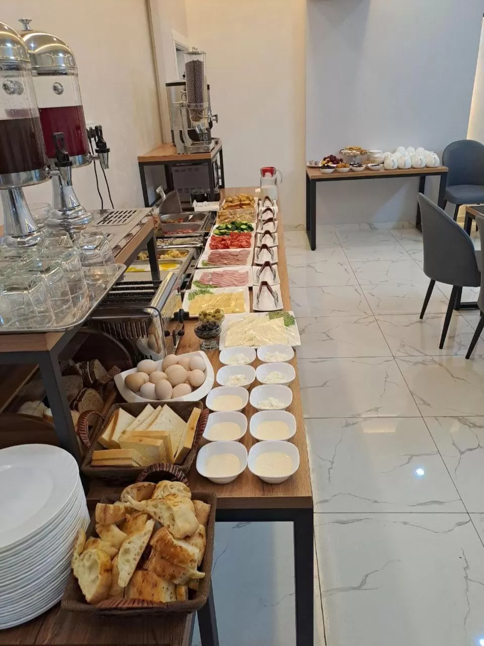 Restaurant/places to eat in Vatan Plaza