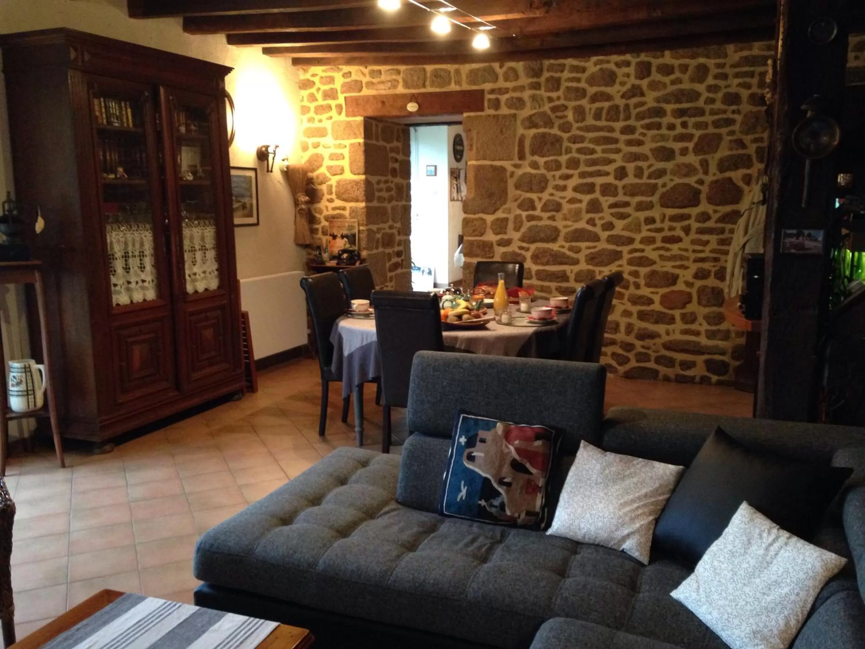 Communal lounge/ TV room in Chambres d'hôtes Le Bas Rassinoux