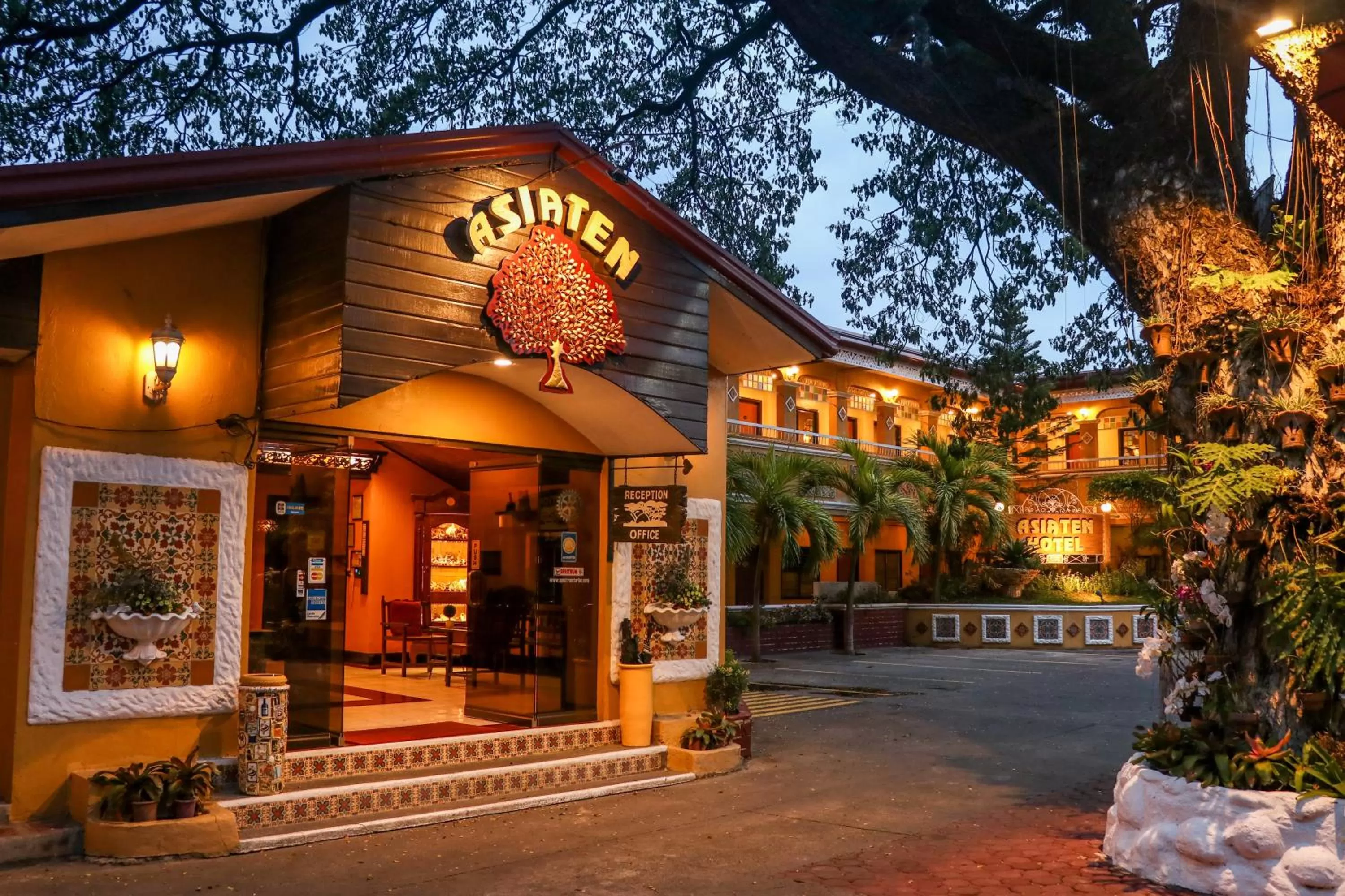 Property Building in Asiaten Hotel