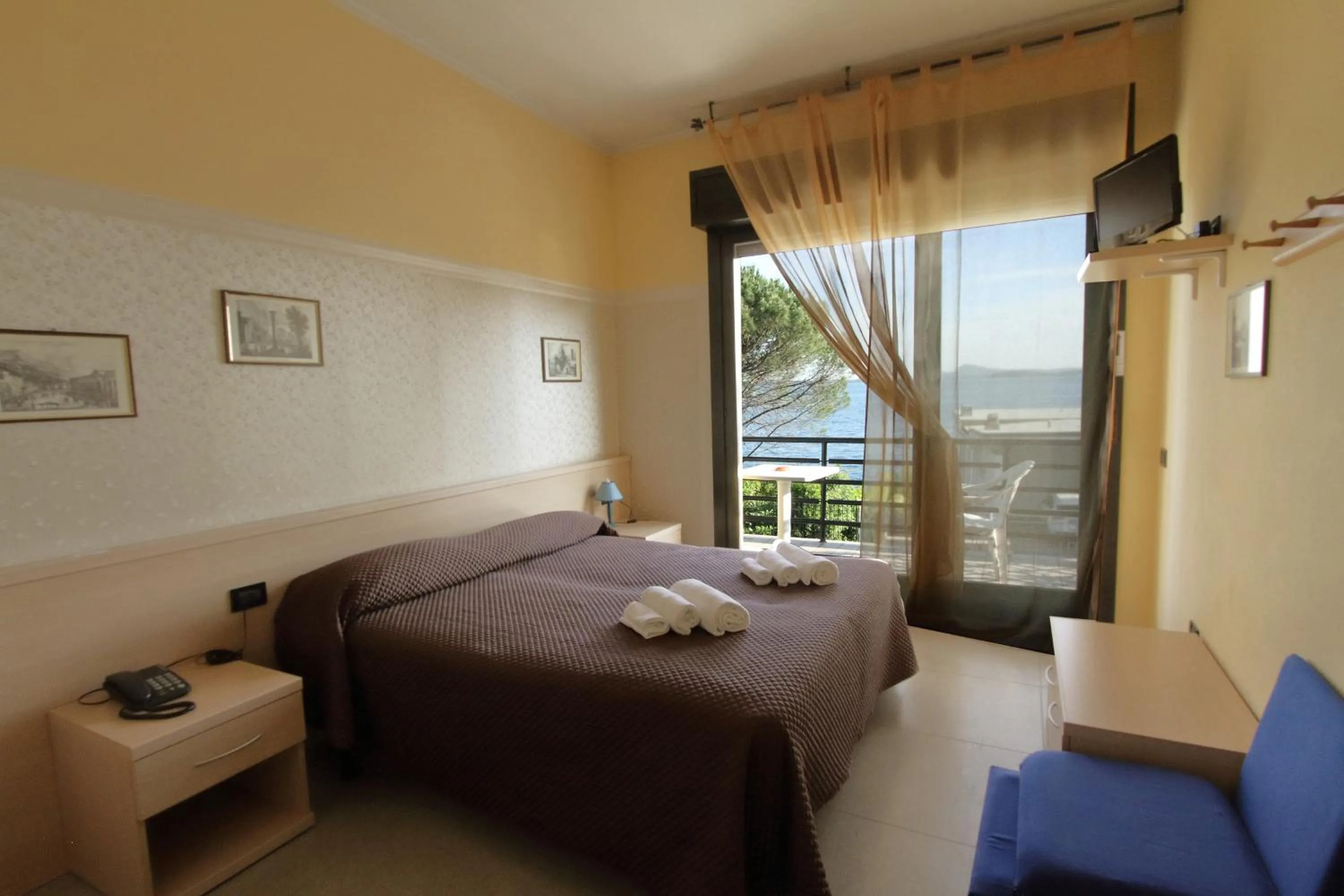 Photo of the whole room, Bed in Hotel Aquavite