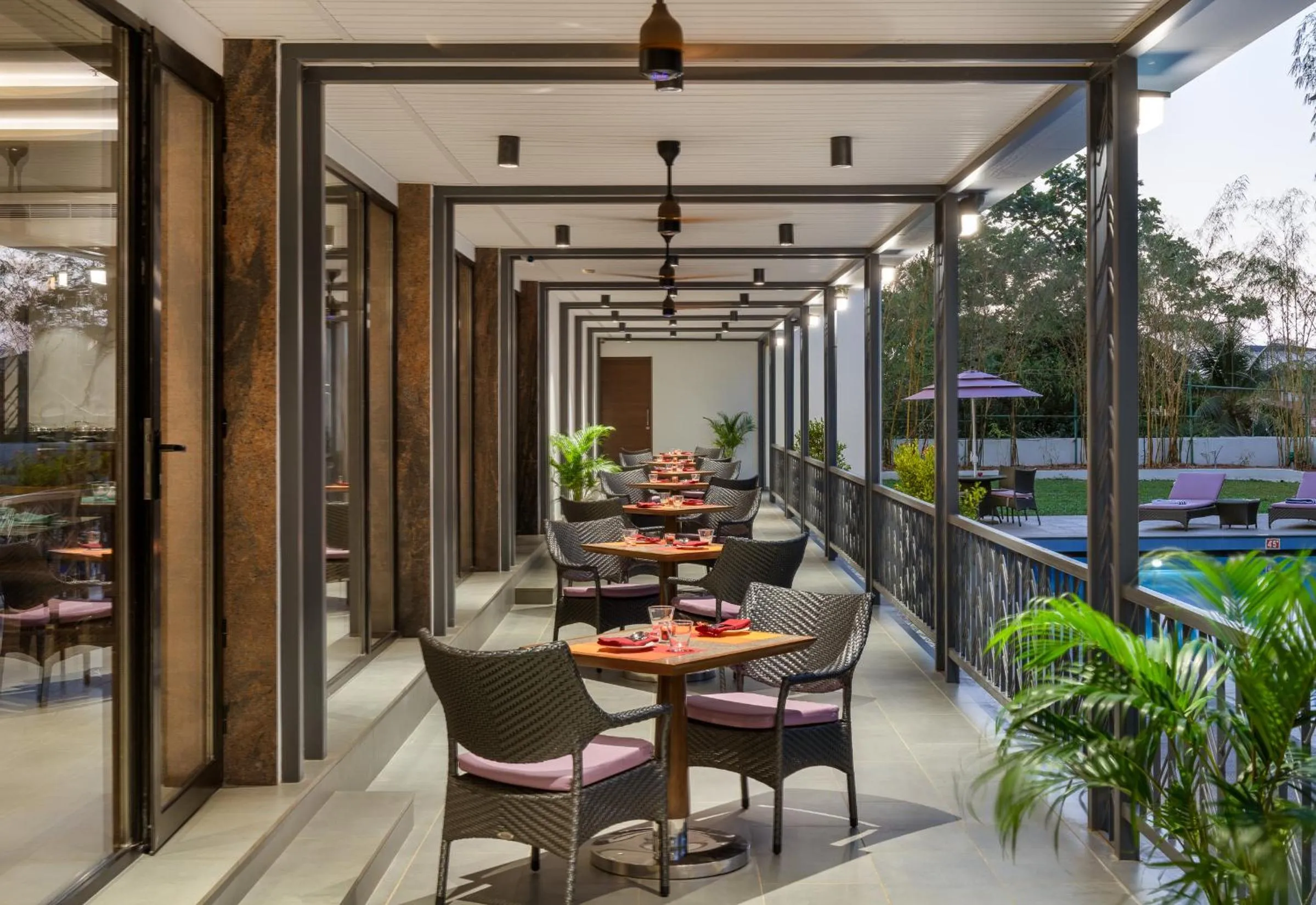 Restaurant/places to eat in Vivanta Mangalore Oldport Road - Formerly Known as Taj Manjarun