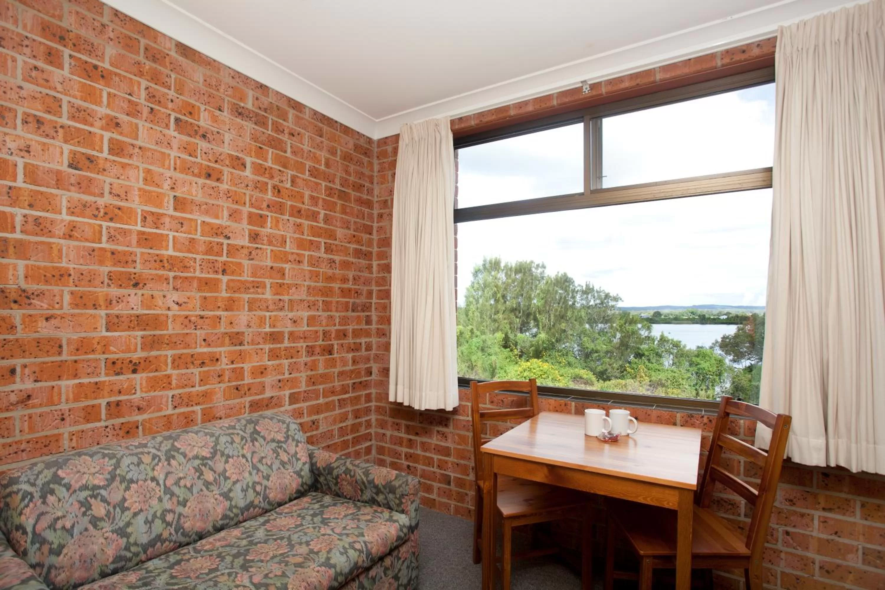 Seating area in Riverview Motor Inn