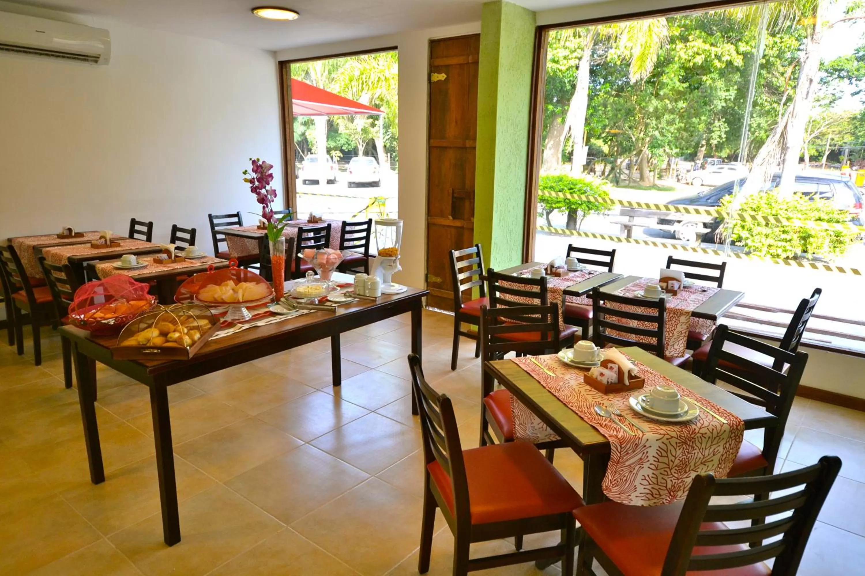 Restaurant/places to eat in Pousada do Centro Búzios