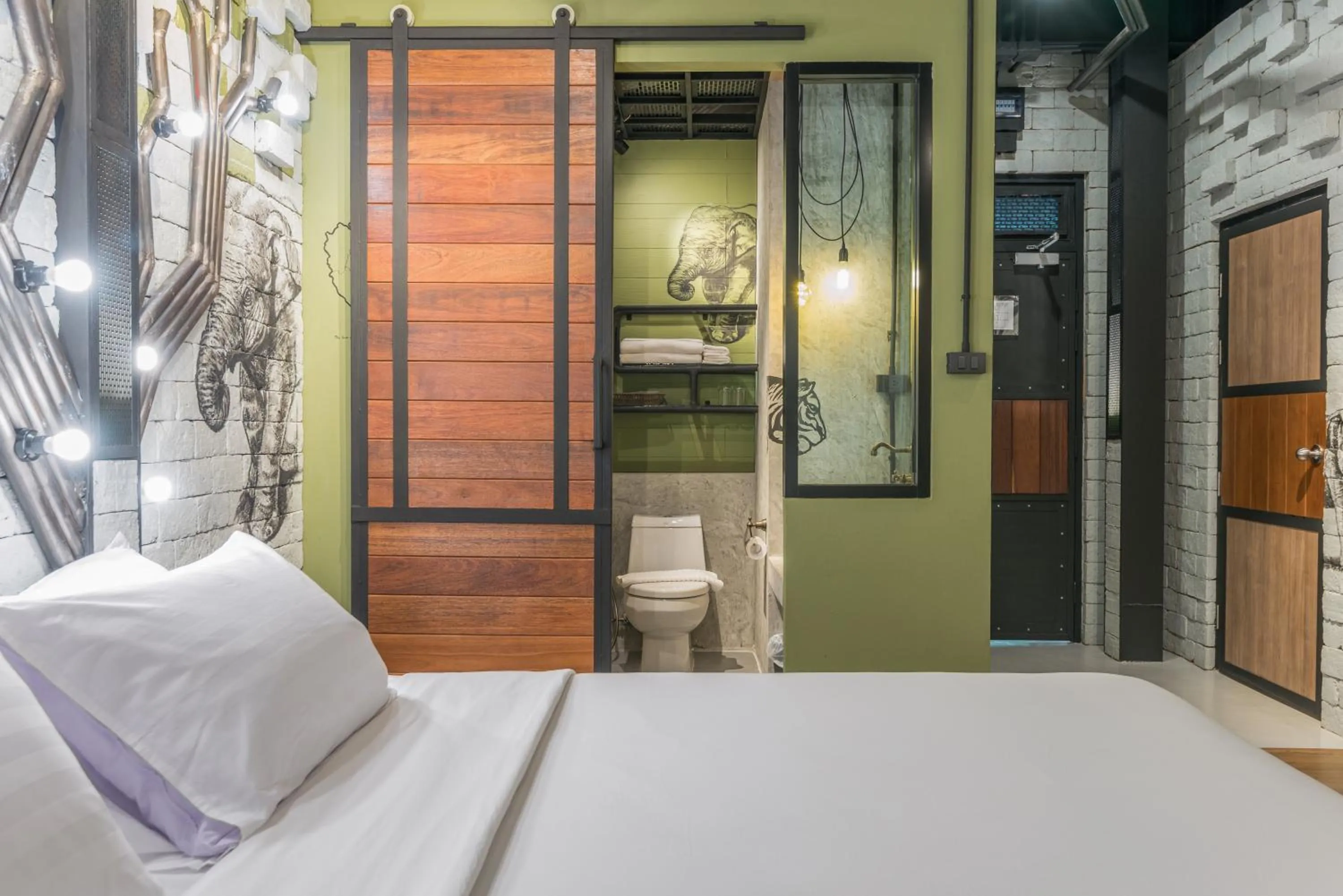 Bed in Sea Crest by Jomtien