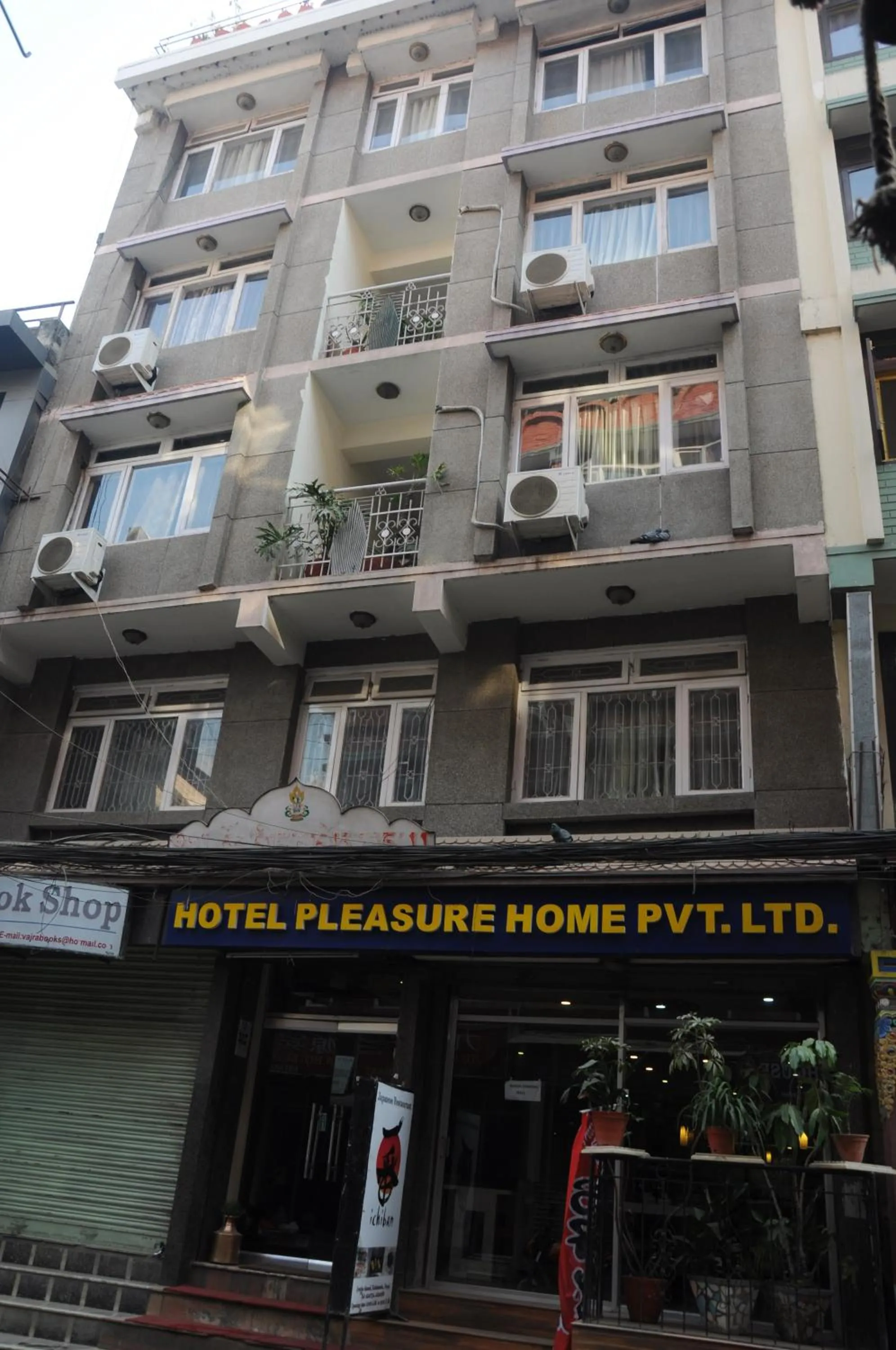 Property building in Hotel Pleasure Home
