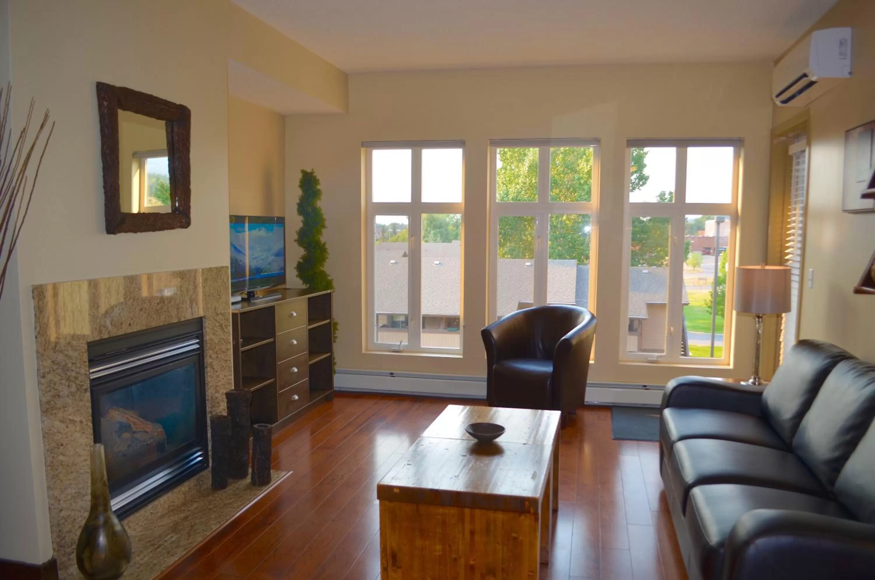 Living room in Sunset Resorts Canmore and Spa