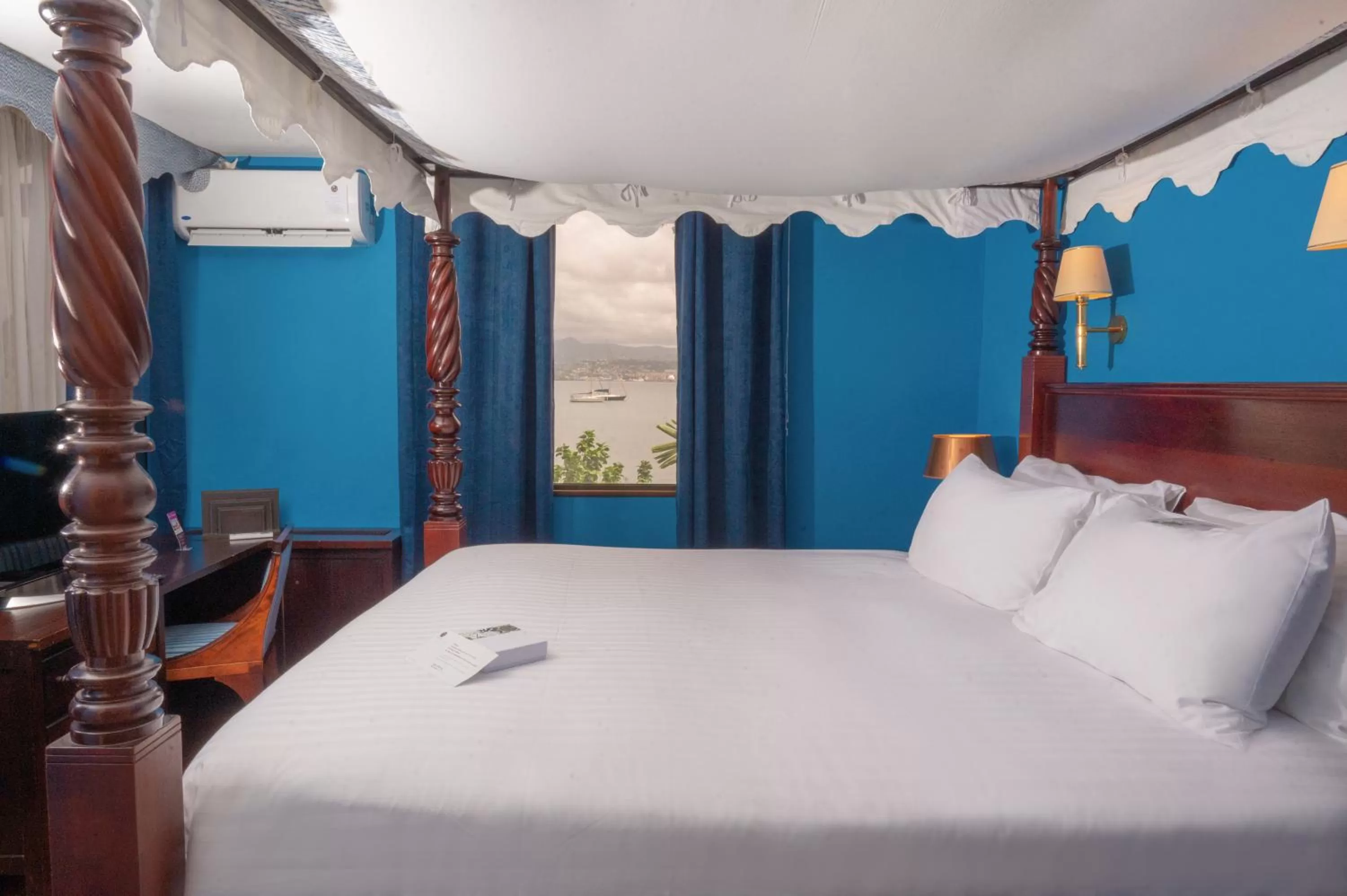 Bed in Hotel Bakoua Martinique