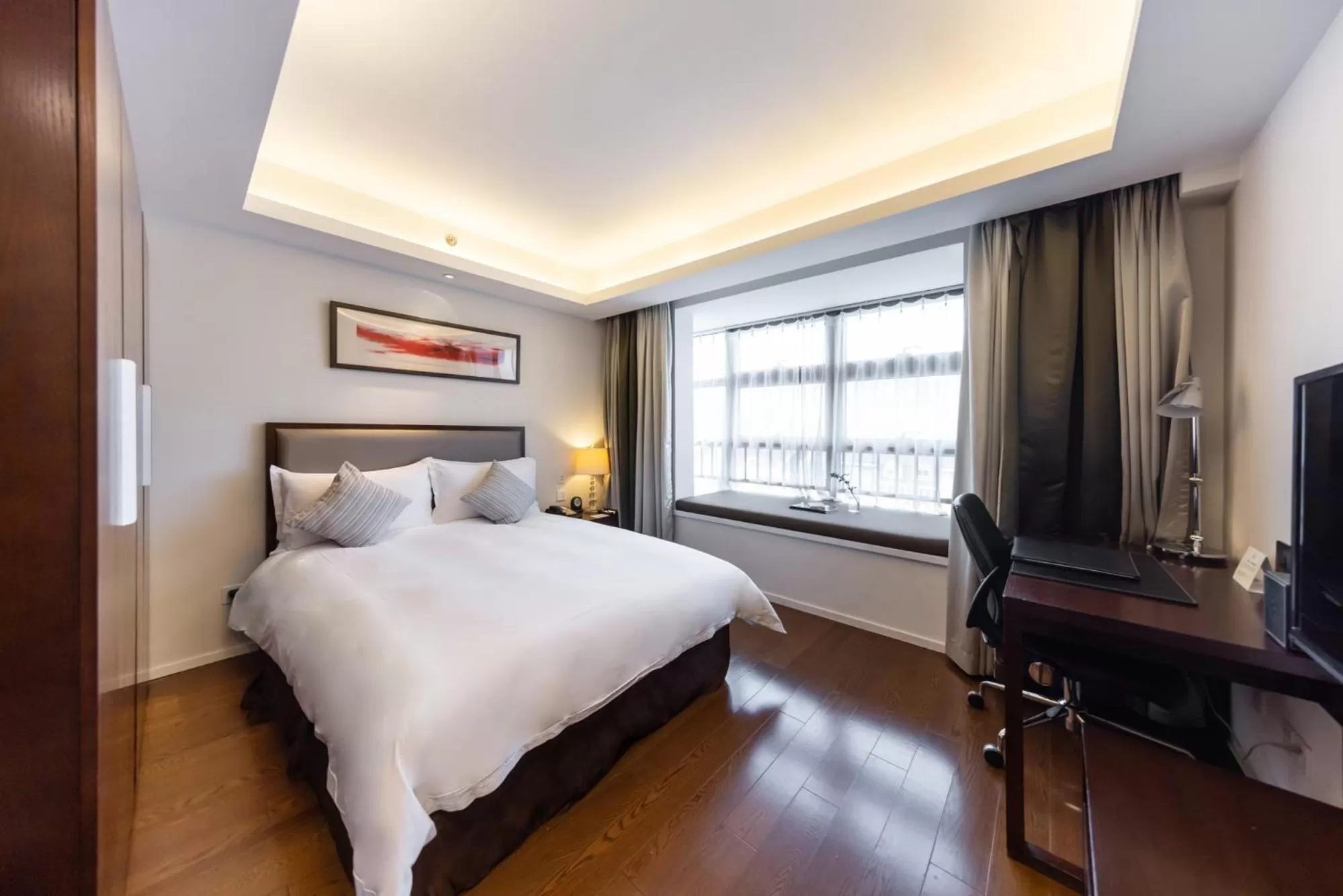 Photo of the whole room, Bed in Starr Hotel Shanghai (Shanghai Railway Station)