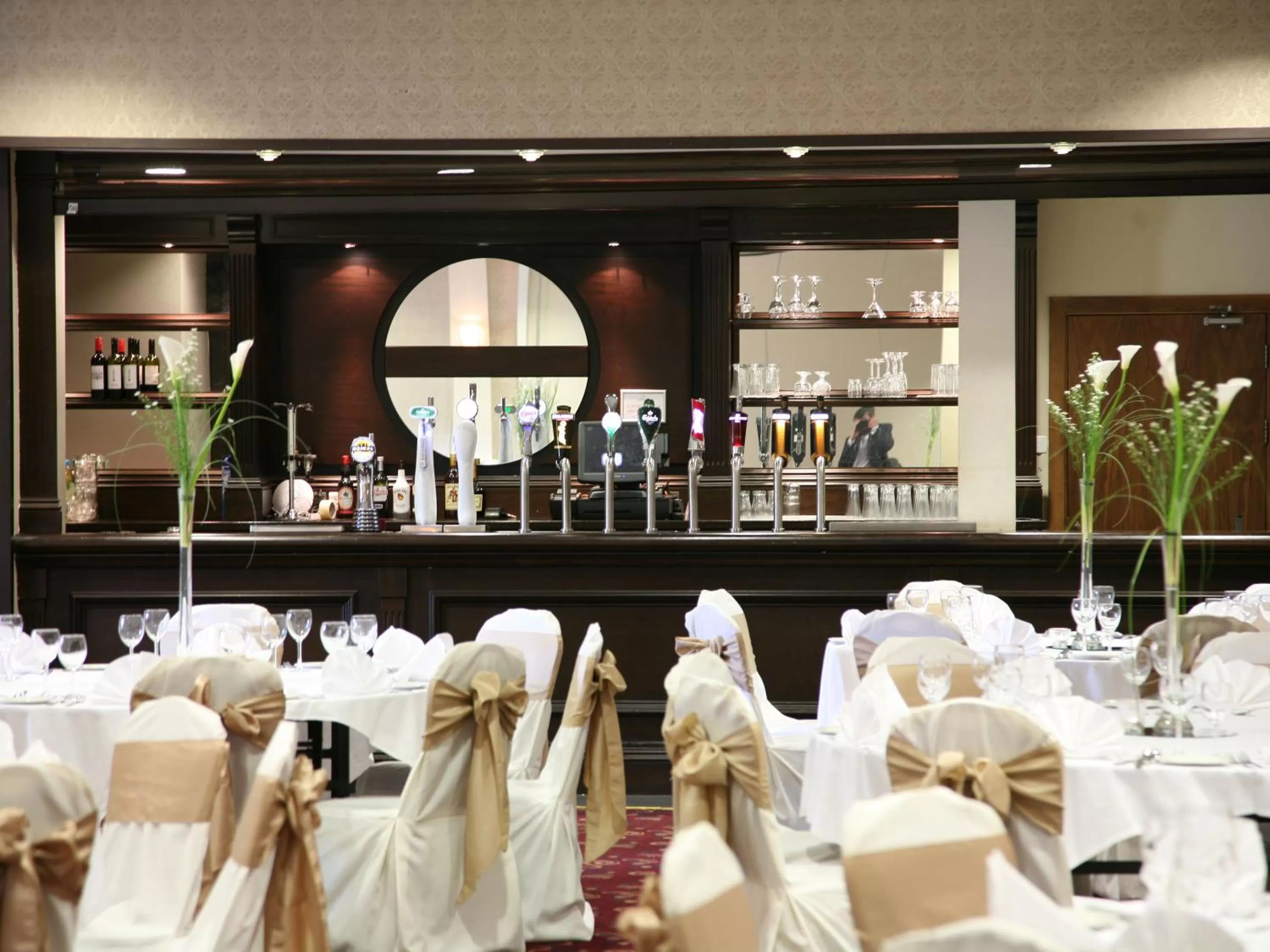 Restaurant/places to eat in Green Isle Hotel, Dublin