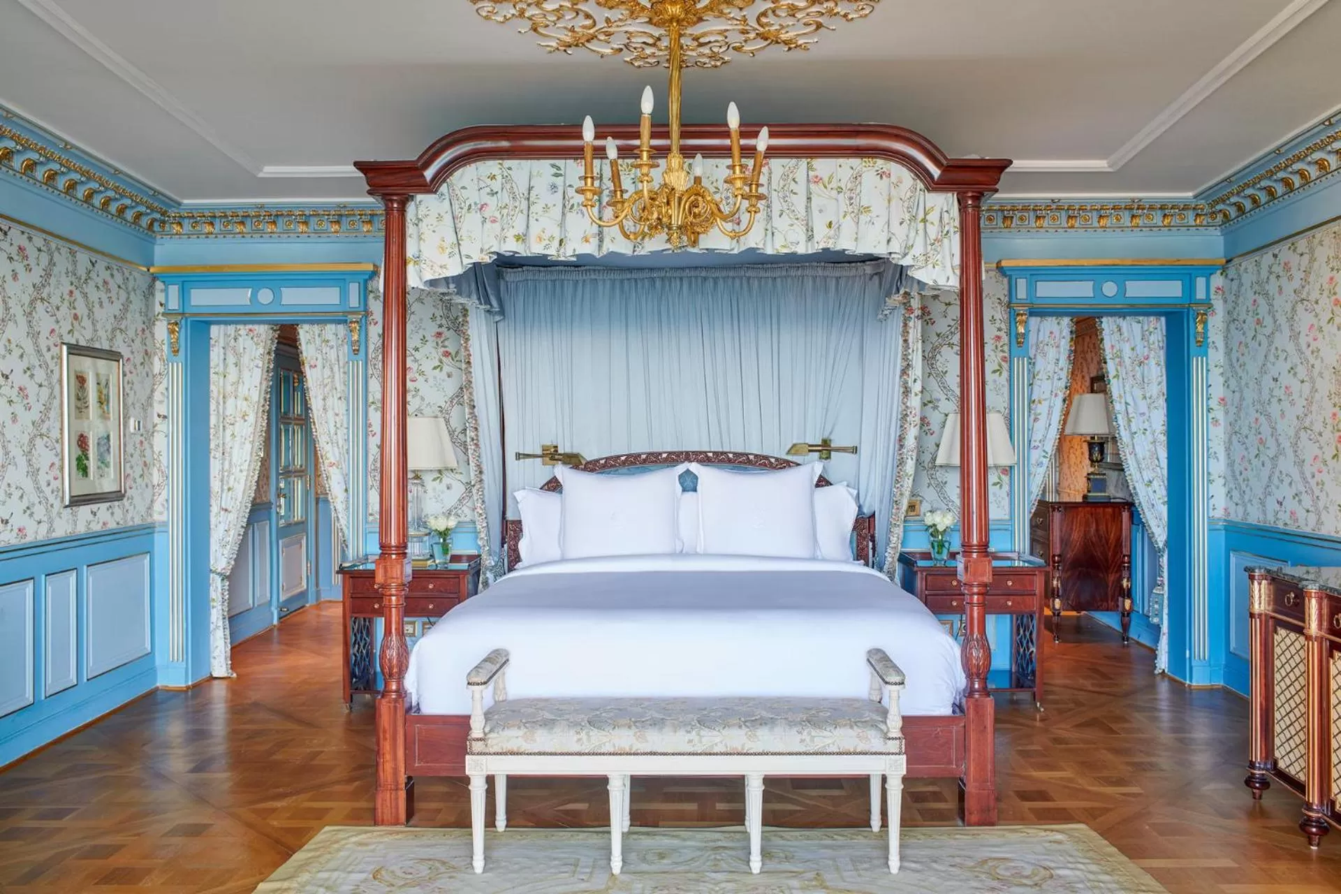 Bed in Four Seasons Hotel Alexandria At San Stefano