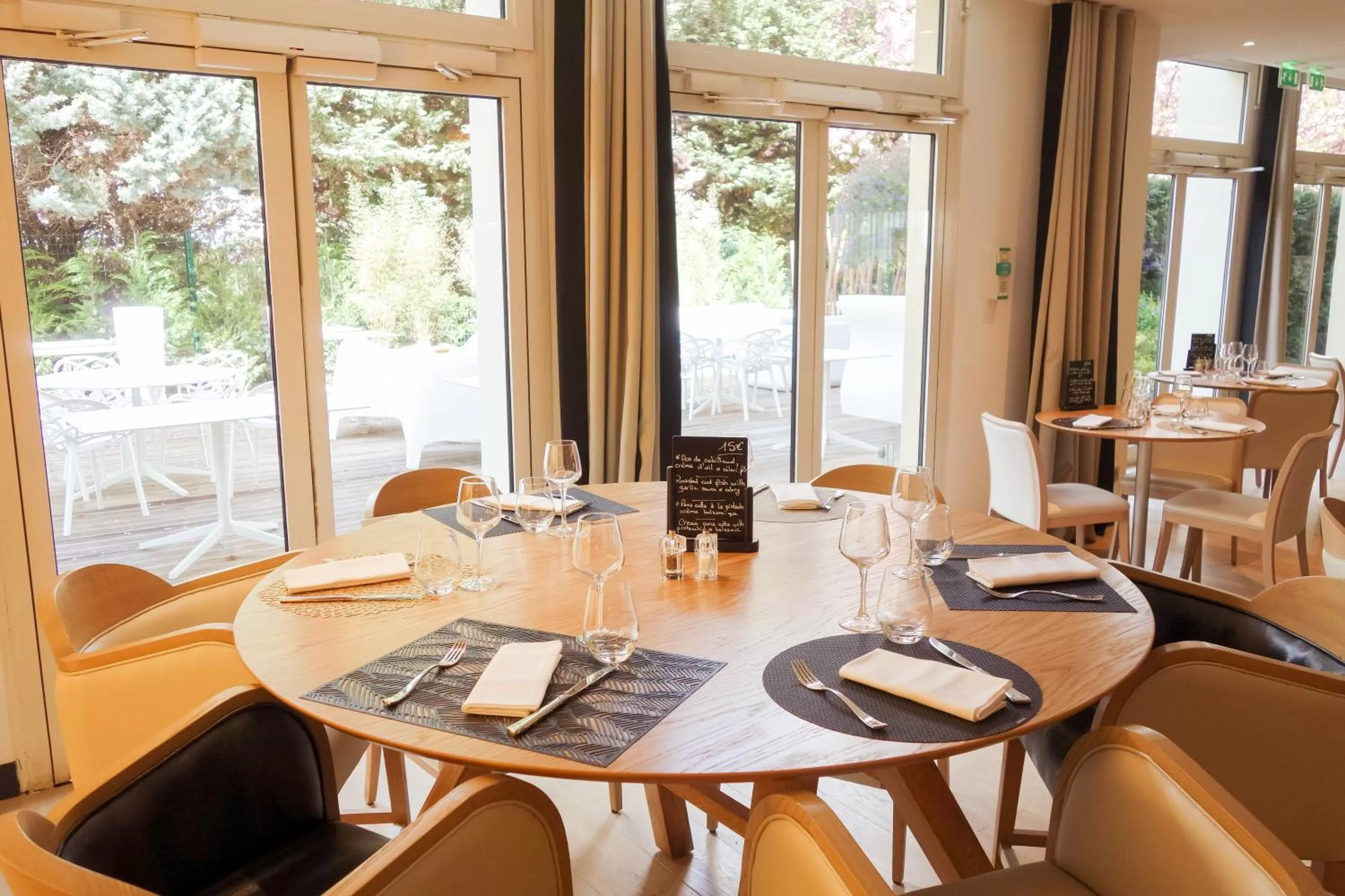 Restaurant/places to eat in Aiden by Best Western Paris Roissy CDG