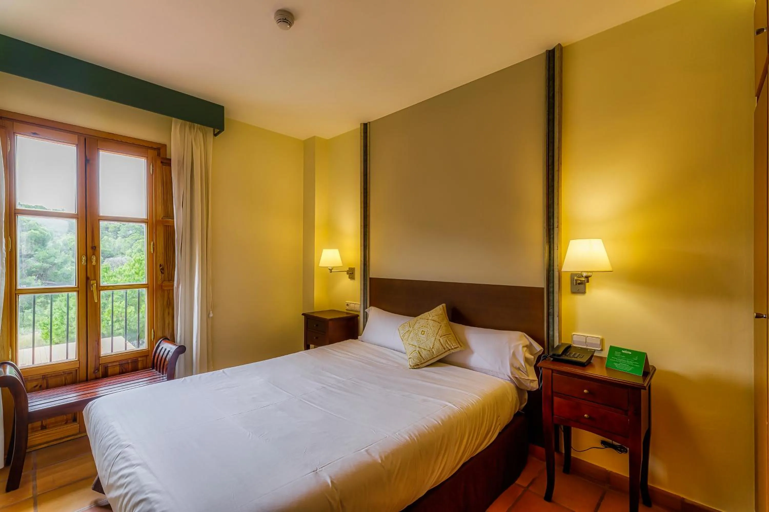 Photo of the whole room, Bed in Jardines de La Santa