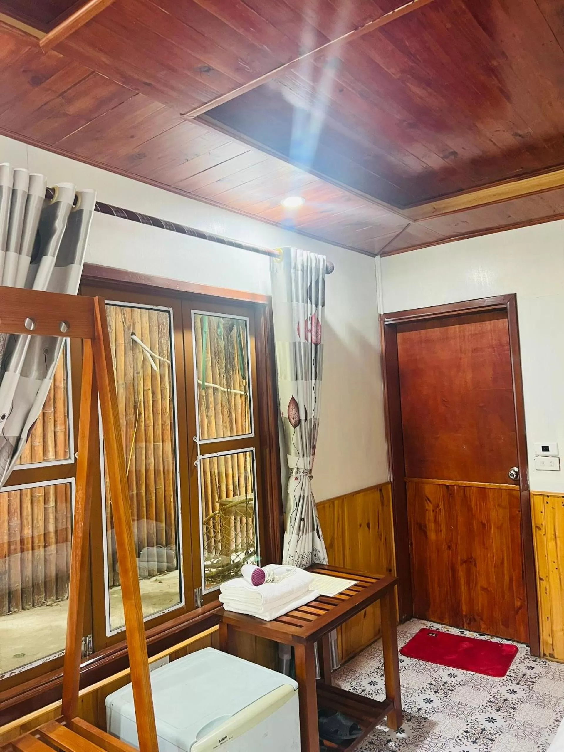 Photo of the whole room, Bed in Chez Loan Hotel