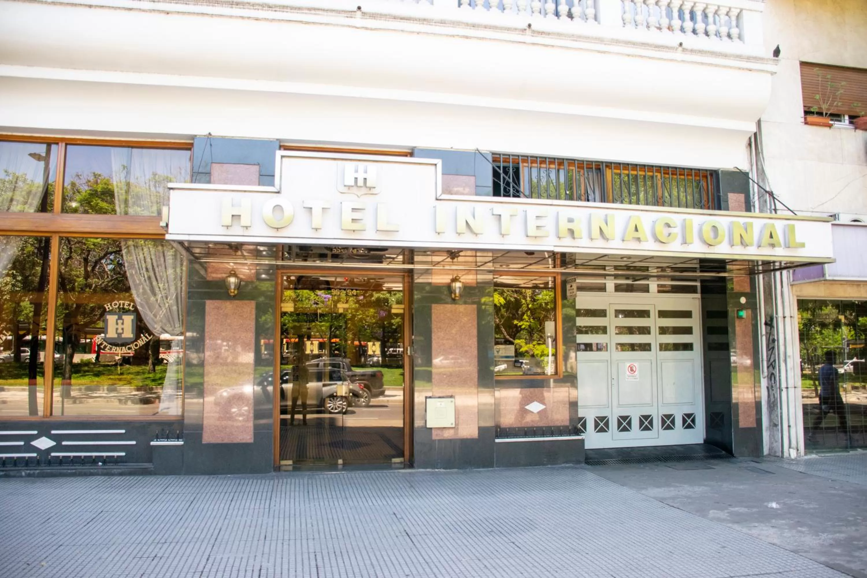 Facade/entrance in Hotel Internacional