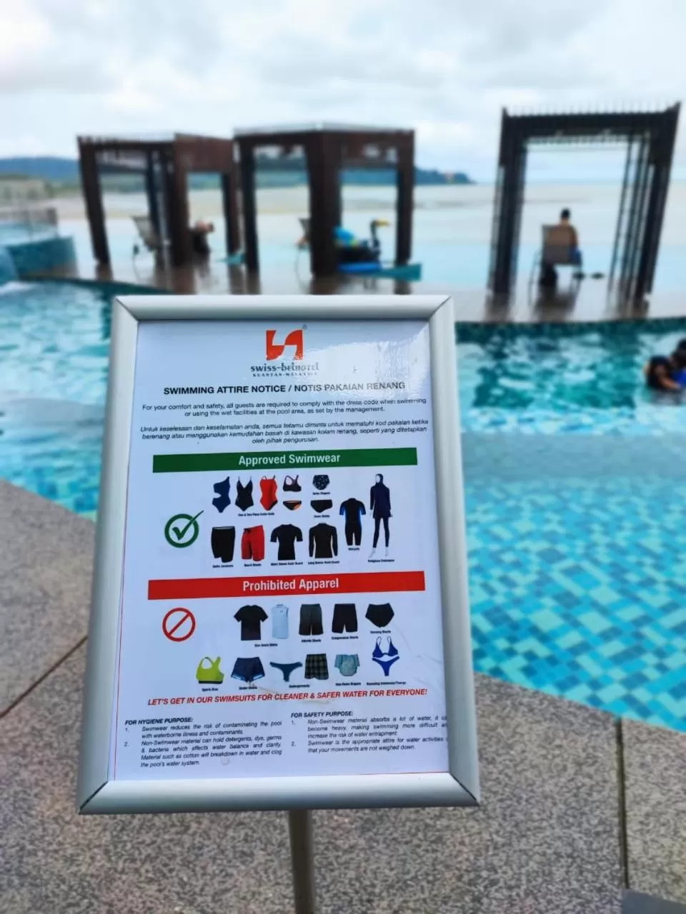 Swimming pool in Swiss-Belhotel Kuantan