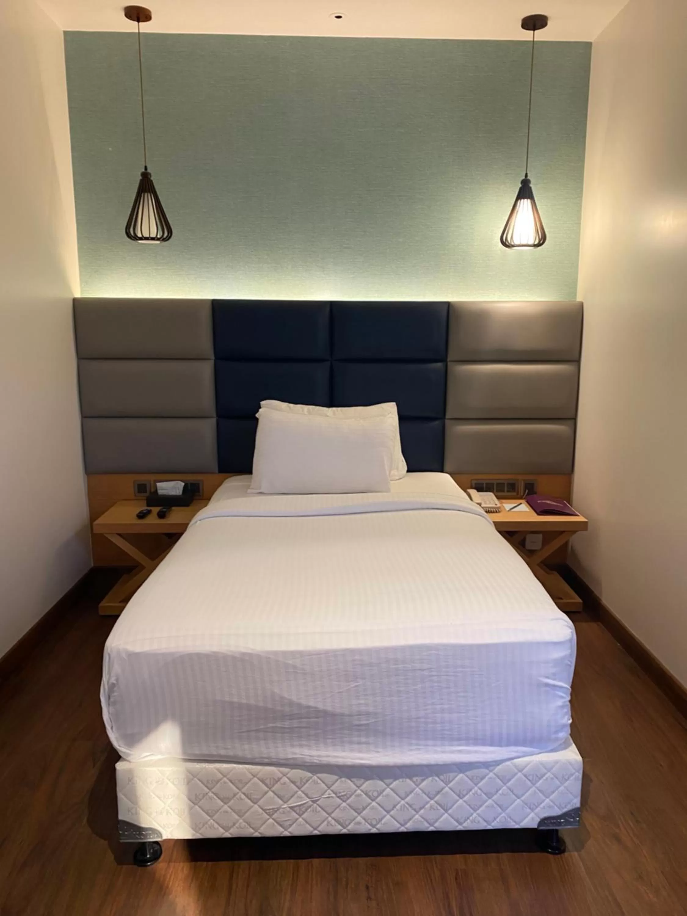 Bed in SRM Hotel Maraimalai Nagar Chennai