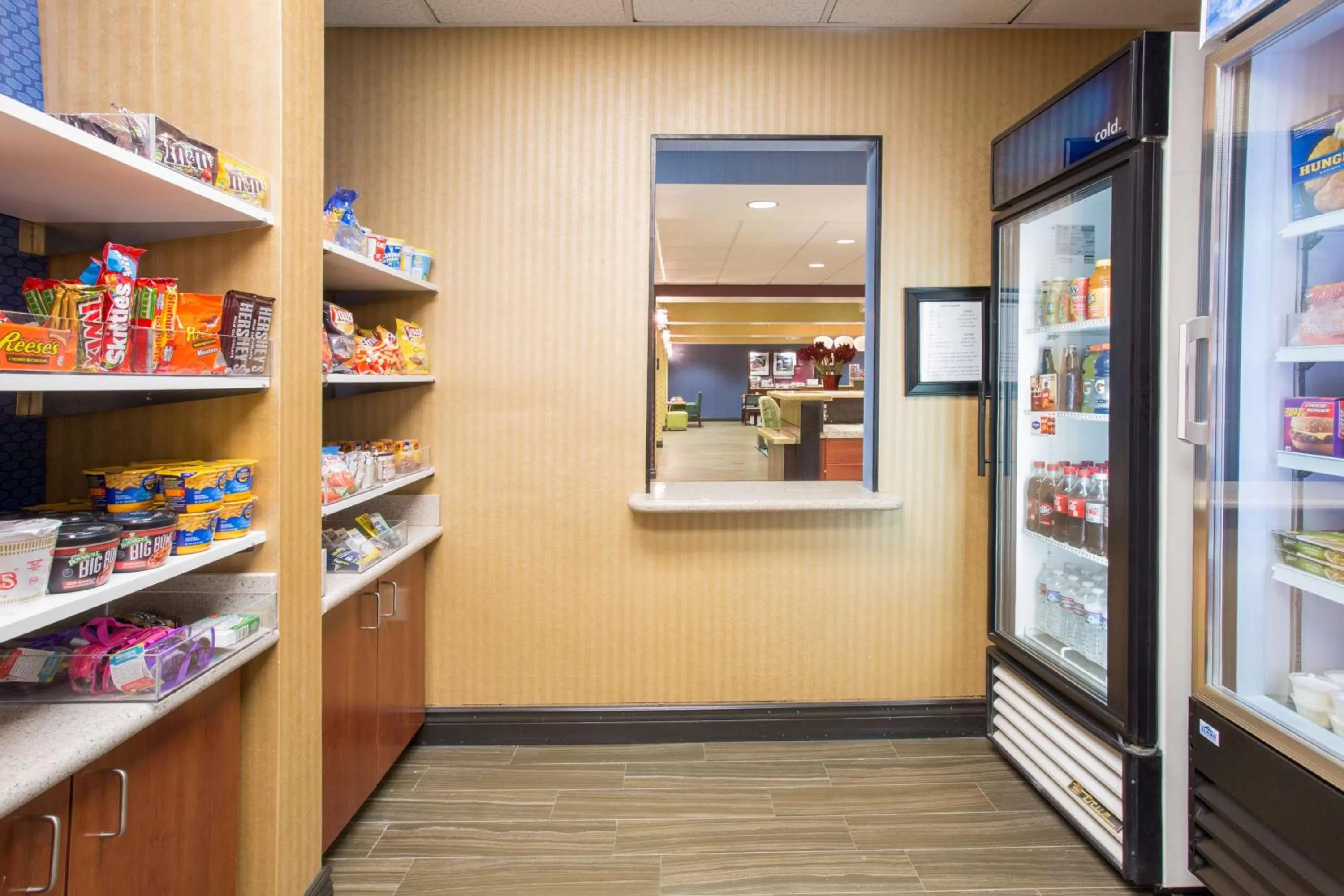 Restaurant/places to eat in Hampton Inn Santa Rosa