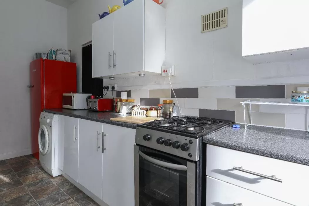 Kitchen or kitchenette in Bradford Digs