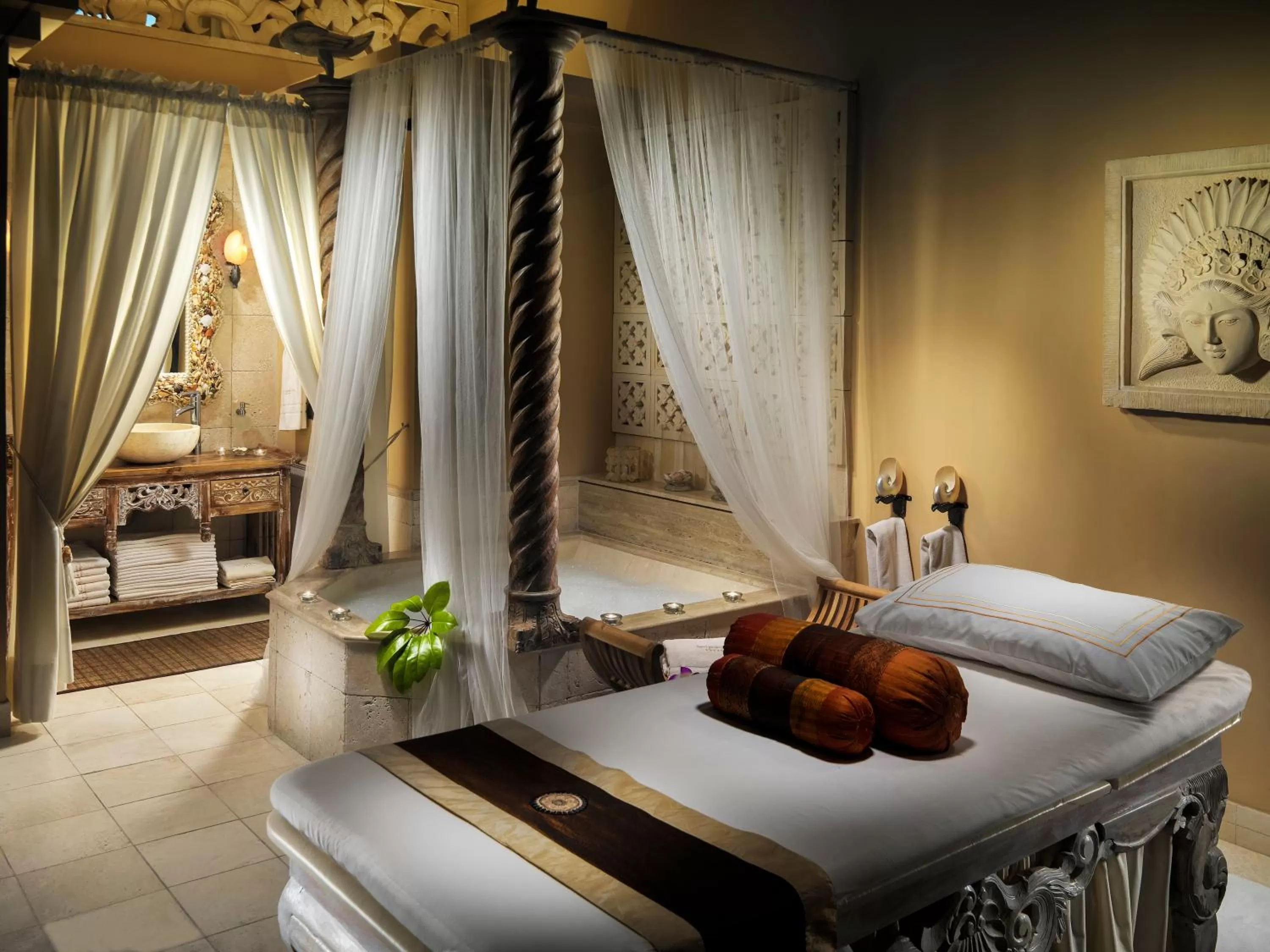 Spa and wellness centre/facilities, Bed in Royal Garden Villas, Luxury Hotel