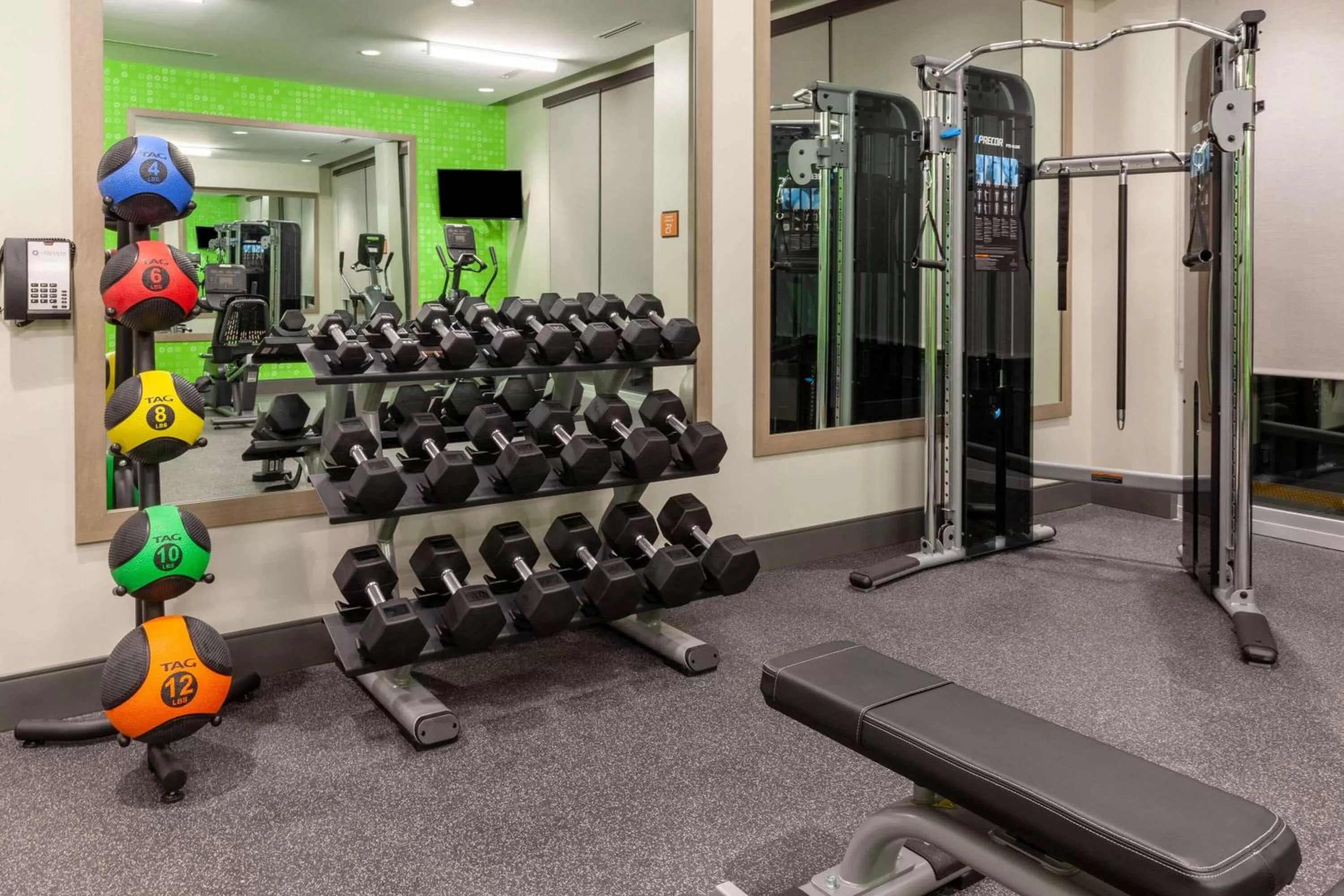 Fitness centre/facilities in La Quinta Inn & Suites by Wyndham Middletown-Goshen