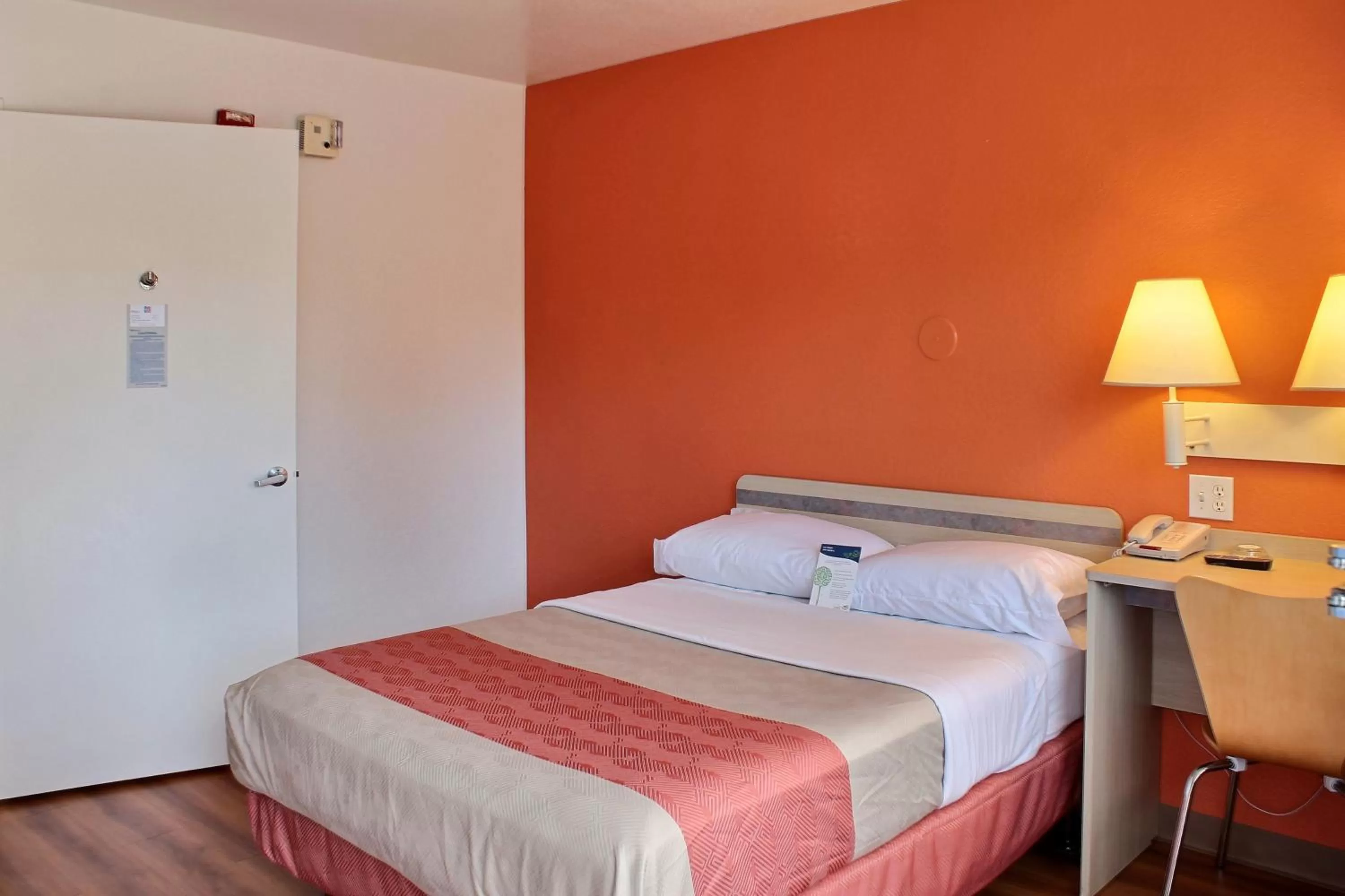 Bedroom in Motel 6-San Luis Obispo, CA - North