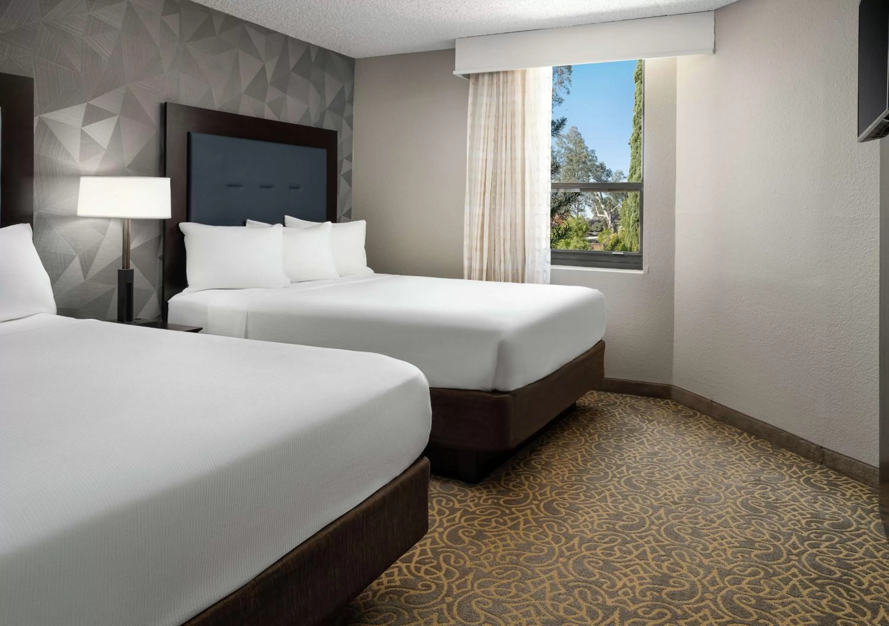 Bedroom, Bed in Embassy Suites by Hilton Tucson East