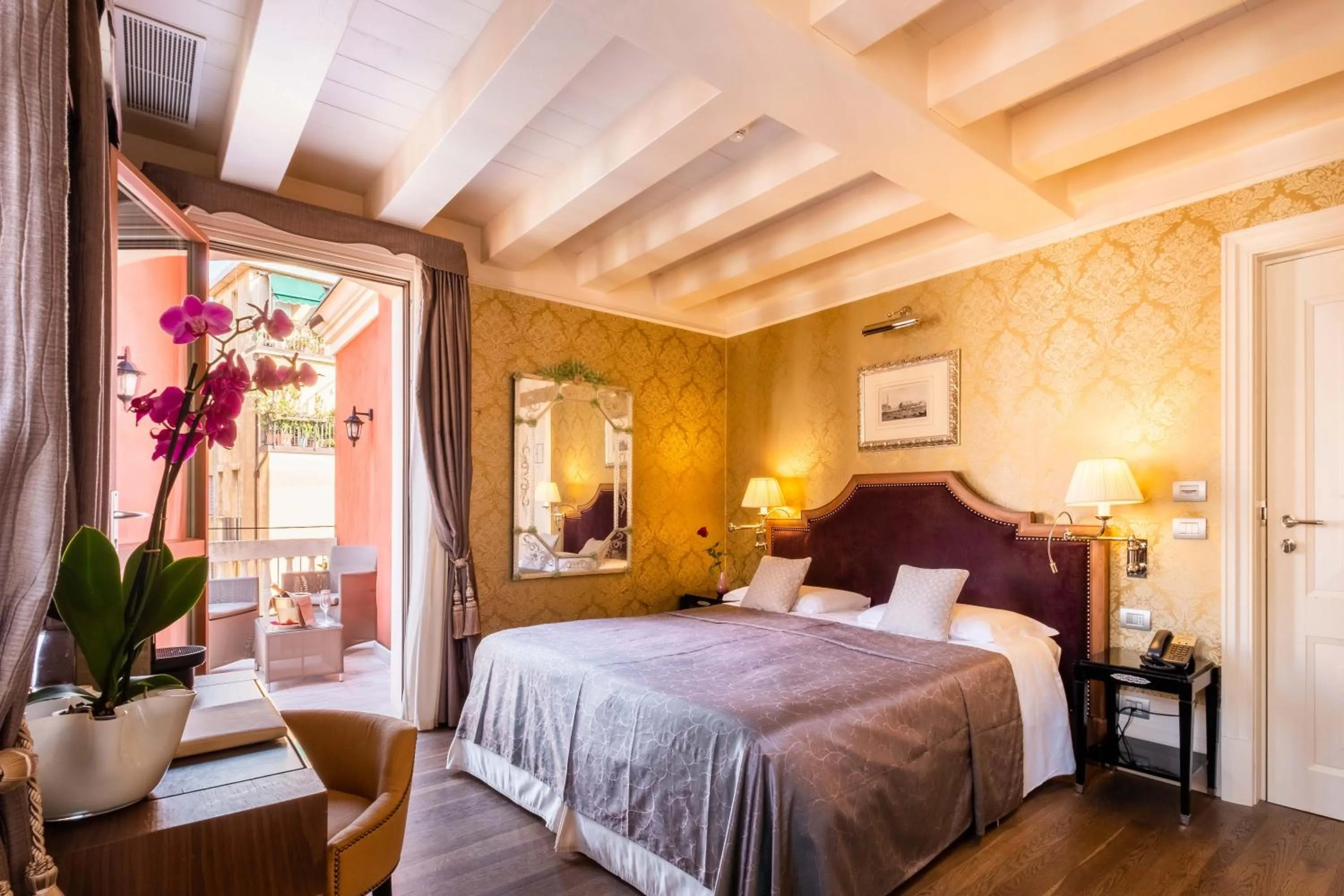 Bed in Hotel Moresco