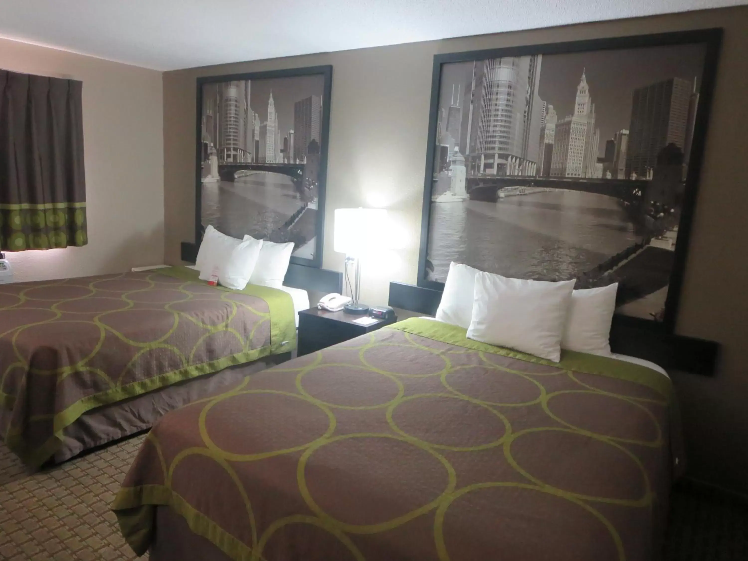 Double Room with Two Double Beds - Non-Smoking in Super 8 by Wyndham Mundelein/Libertyville Area Double Room with Two Double Beds - Non-Smoking in Super 8 by Wyndham Mundelein/Libertyville Area